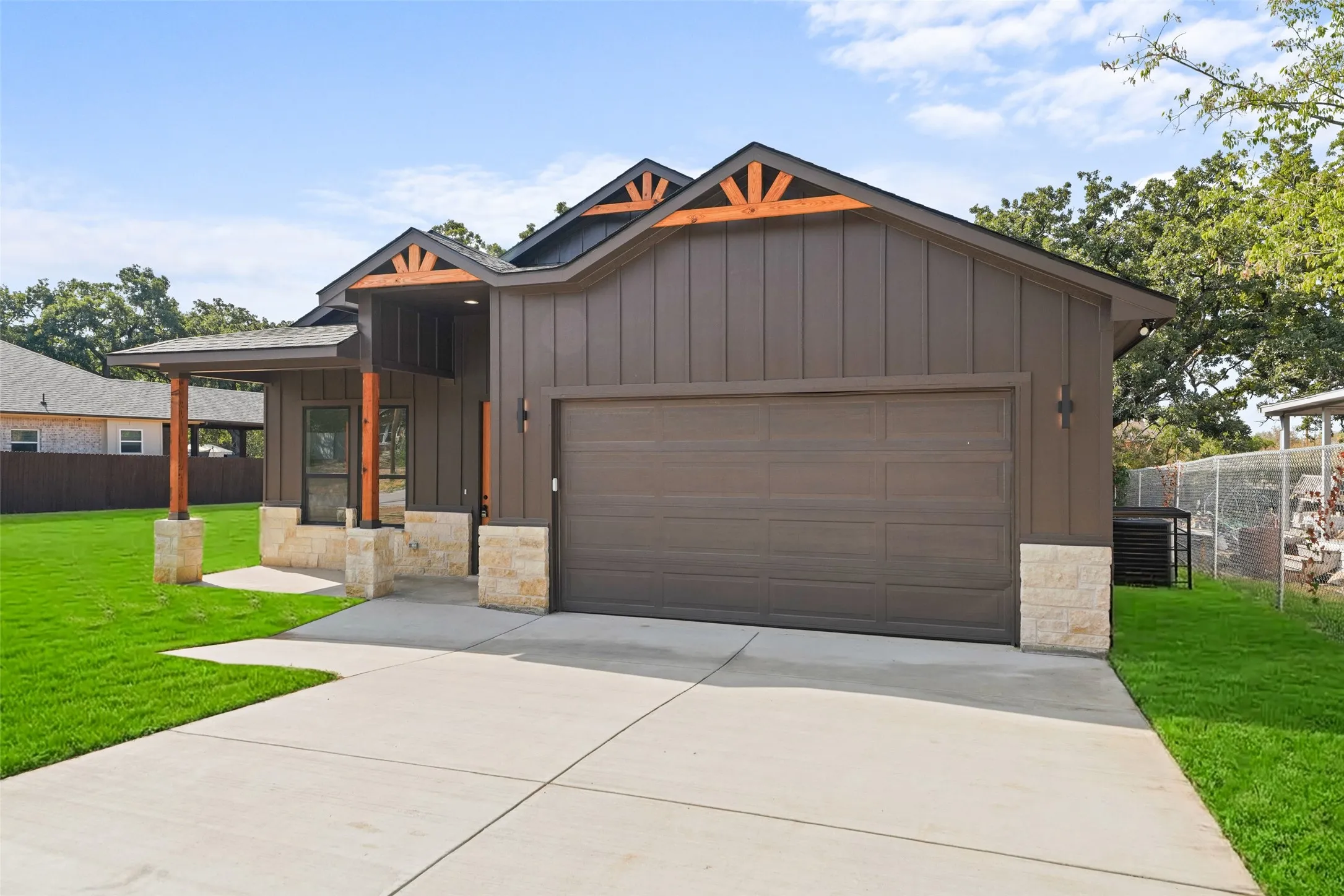 Single Family Residence For Sale in Tarrant County , 4918 Sunshine Drive, Fort Worth, Texas 76105, 4 Bedroom, 2 Bathroom, 2 Garage spaces, 1,871 Sqft, built in 2026, mls#21379514, Real Estate Agent in Fort Worth, Homes For Sale in Tarrant county, Homes For Sale in Fort Worth, Realtor in Fort Worth Texas, Real Estate Brokerage Independent Realty Texas, Luminita Cordes Realtor
