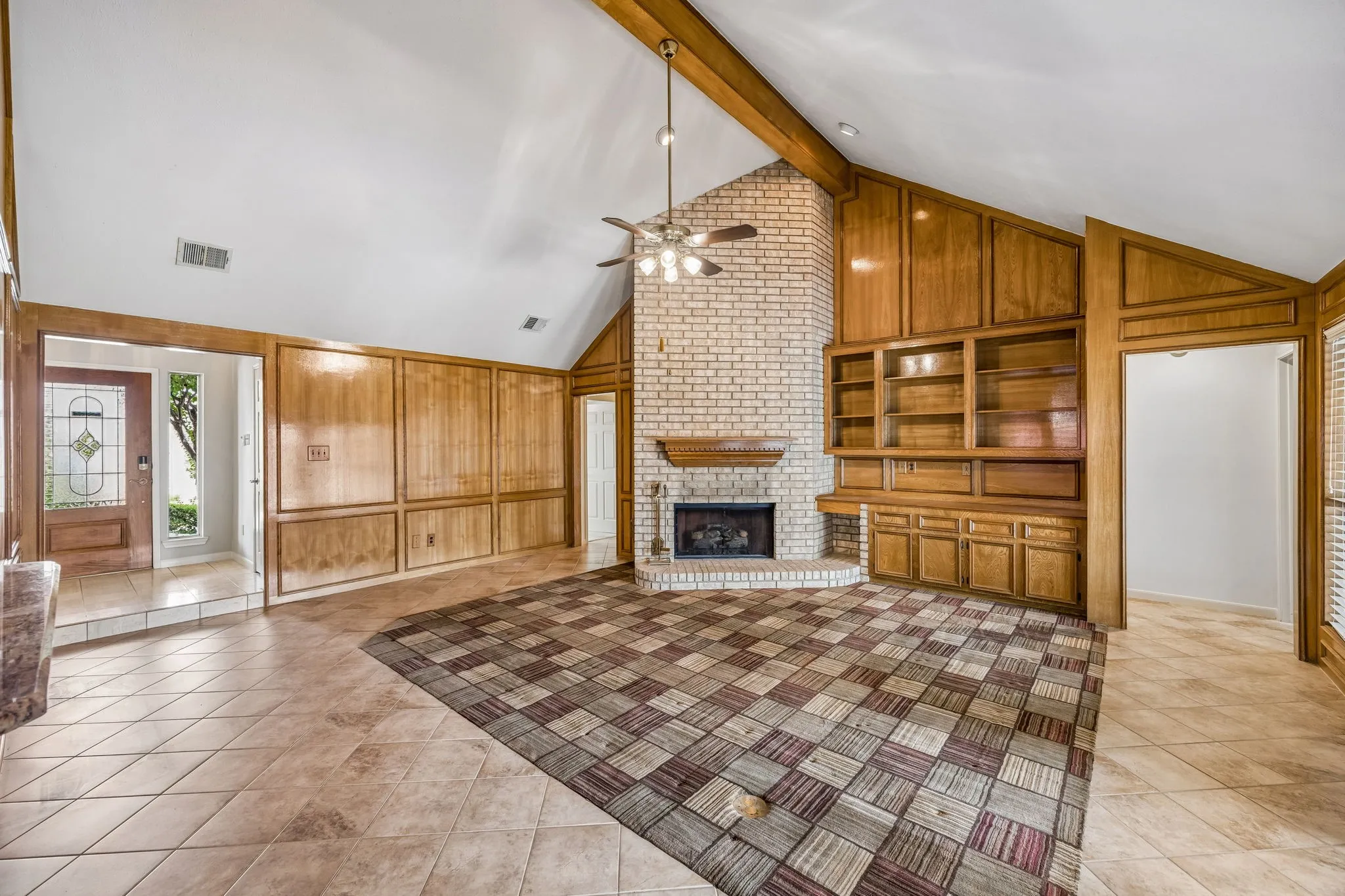 Single Family Residence For Sale in Denton County , 1324 Red Maple Drive, Carrollton, Texas 75007, 3 Bedroom, 2 Bathroom, 2 Garage spaces, 2,102 Sqft, built in 1985, mls#21379314, Real Estate Agent in Carrollton, Homes For Sale in Denton county, Homes For Sale in Carrollton, Realtor in Carrollton Texas, Real Estate Brokerage Independent Realty Texas, Luminita Cordes Realtor