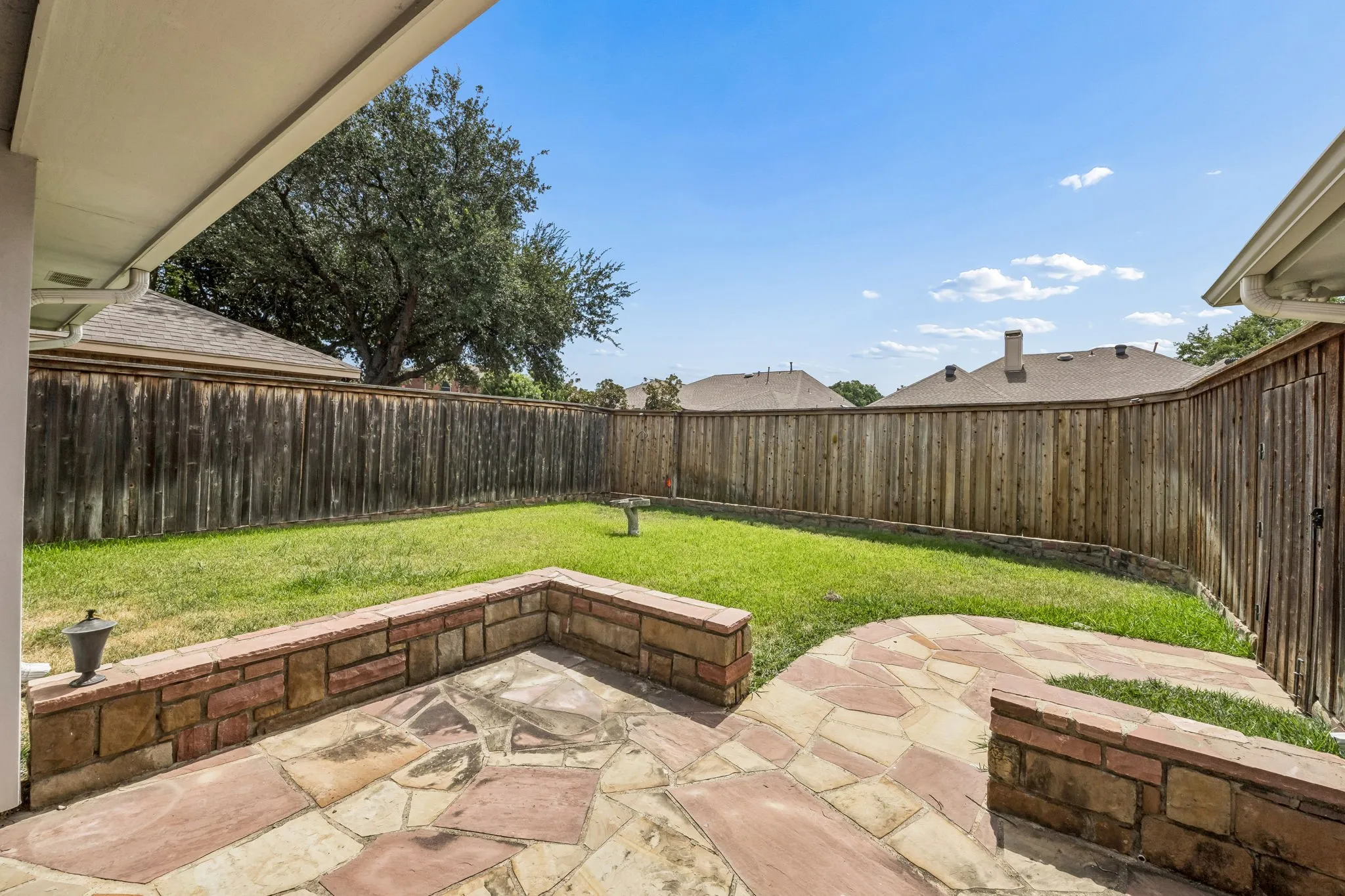 Single Family Residence For Sale in Denton County , 1324 Red Maple Drive, Carrollton, Texas 75007, 3 Bedroom, 2 Bathroom, 2 Garage spaces, 2,102 Sqft, built in 1985, mls#21379314, Real Estate Agent in Carrollton, Homes For Sale in Denton county, Homes For Sale in Carrollton, Realtor in Carrollton Texas, Real Estate Brokerage Independent Realty Texas, Luminita Cordes Realtor