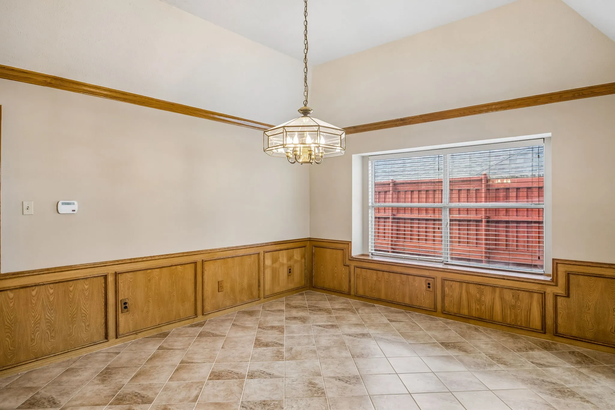 Single Family Residence For Sale in Denton County , 1324 Red Maple Drive, Carrollton, Texas 75007, 3 Bedroom, 2 Bathroom, 2 Garage spaces, 2,102 Sqft, built in 1985, mls#21379314, Real Estate Agent in Carrollton, Homes For Sale in Denton county, Homes For Sale in Carrollton, Realtor in Carrollton Texas, Real Estate Brokerage Independent Realty Texas, Luminita Cordes Realtor