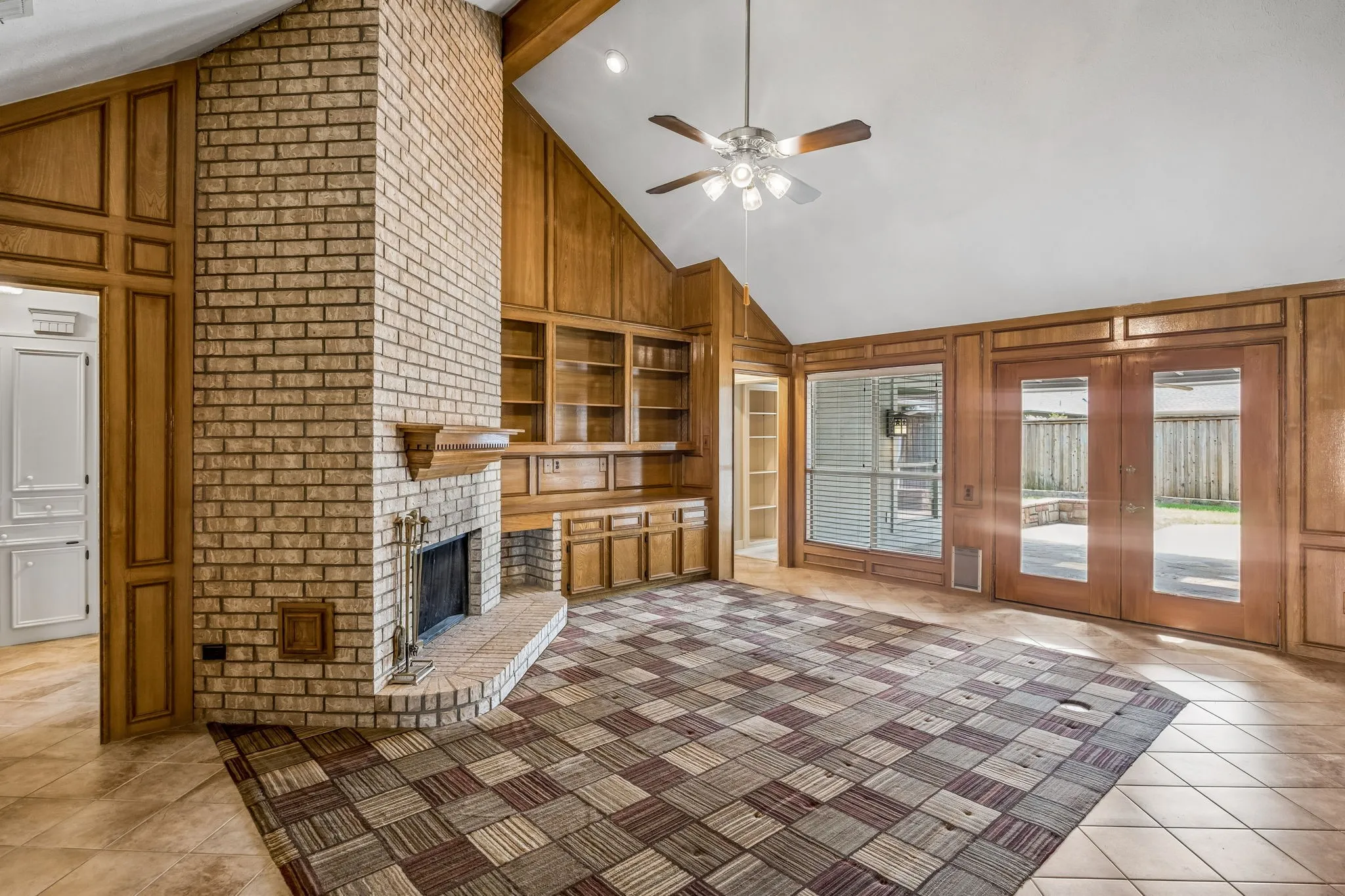 Single Family Residence For Sale in Denton County , 1324 Red Maple Drive, Carrollton, Texas 75007, 3 Bedroom, 2 Bathroom, 2 Garage spaces, 2,102 Sqft, built in 1985, mls#21379314, Real Estate Agent in Carrollton, Homes For Sale in Denton county, Homes For Sale in Carrollton, Realtor in Carrollton Texas, Real Estate Brokerage Independent Realty Texas, Luminita Cordes Realtor