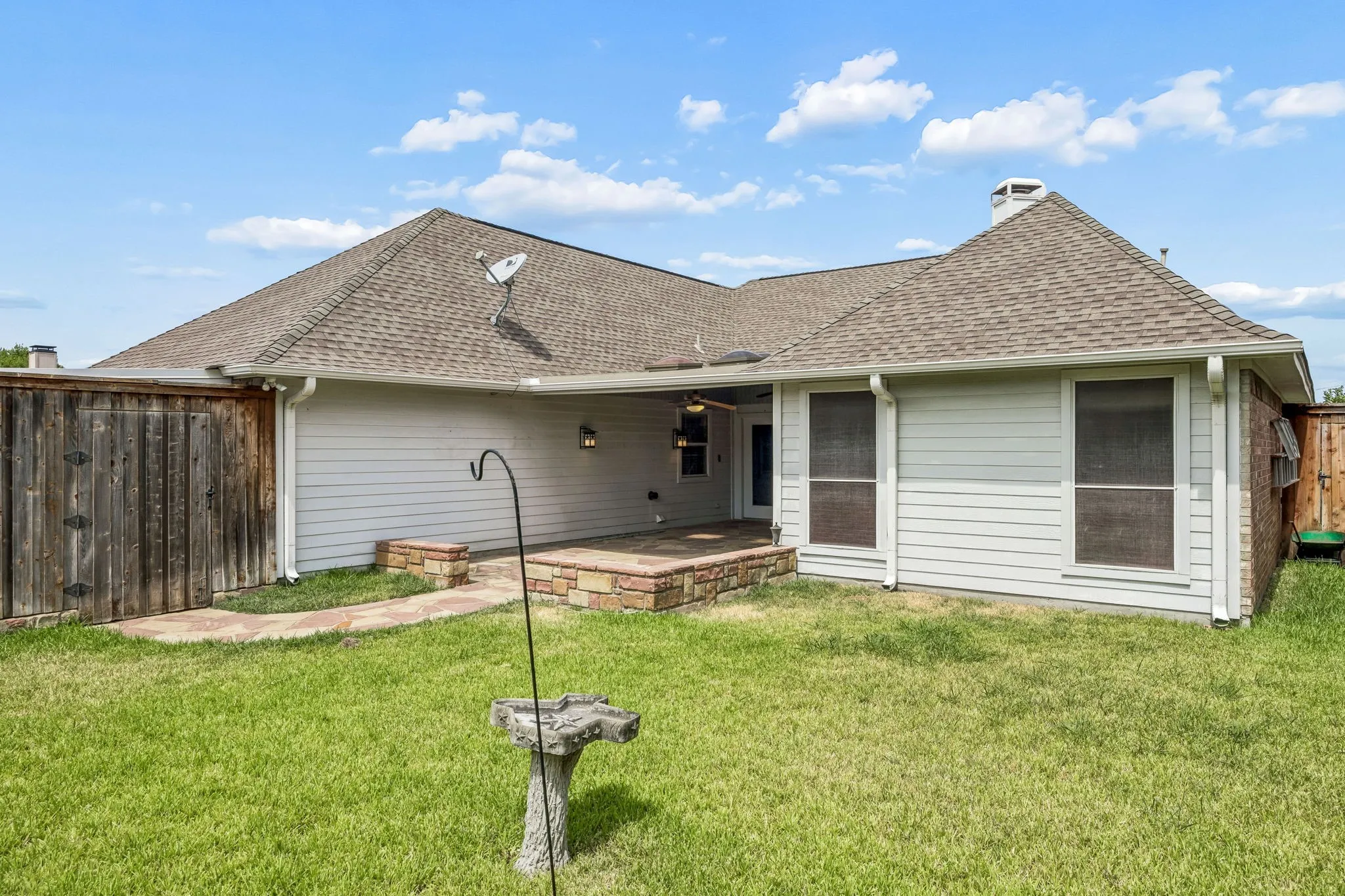 Single Family Residence For Sale in Denton County , 1324 Red Maple Drive, Carrollton, Texas 75007, 3 Bedroom, 2 Bathroom, 2 Garage spaces, 2,102 Sqft, built in 1985, mls#21379314, Real Estate Agent in Carrollton, Homes For Sale in Denton county, Homes For Sale in Carrollton, Realtor in Carrollton Texas, Real Estate Brokerage Independent Realty Texas, Luminita Cordes Realtor