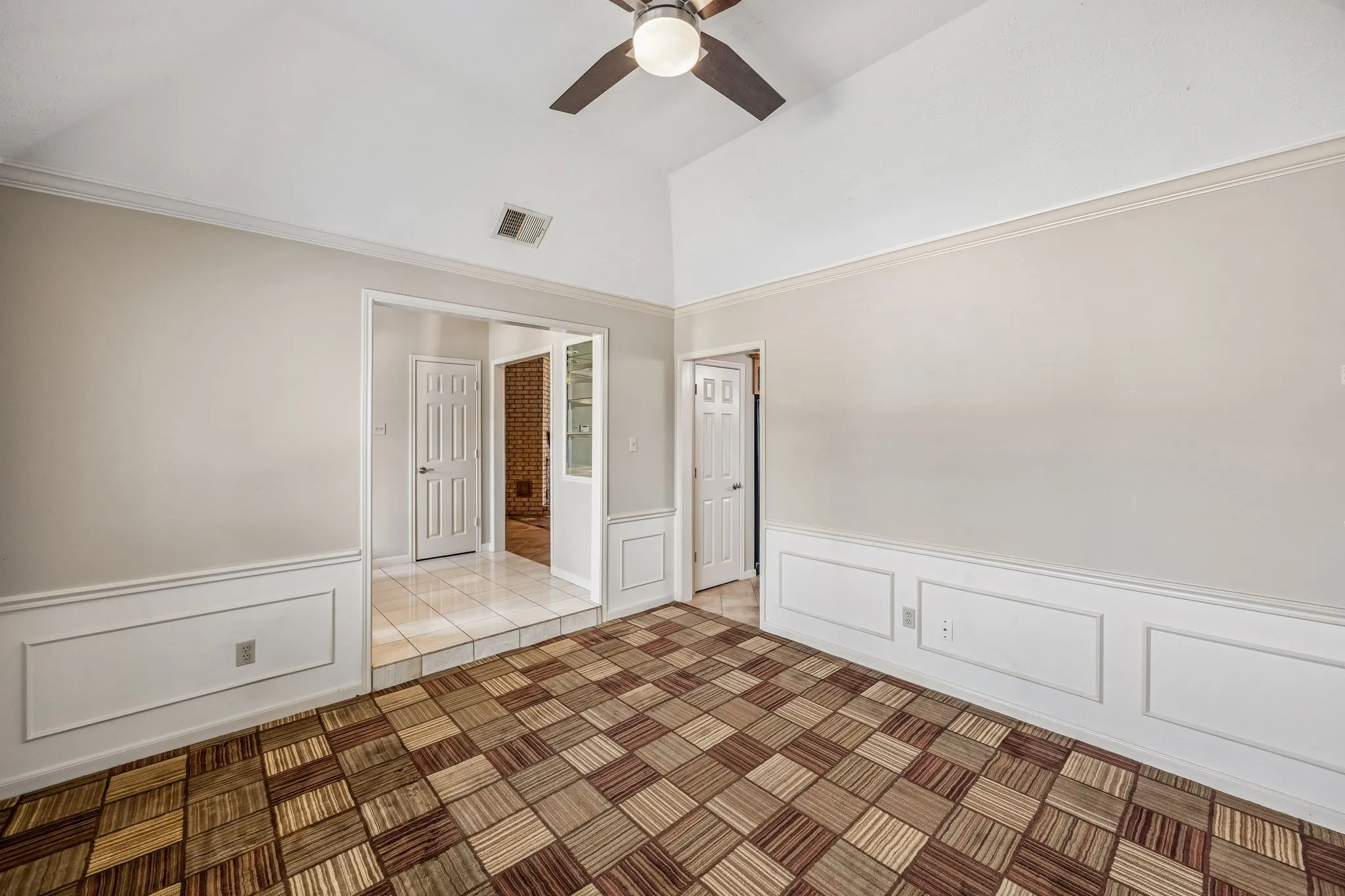 Single Family Residence For Sale in Denton County , 1324 Red Maple Drive, Carrollton, Texas 75007, 3 Bedroom, 2 Bathroom, 2 Garage spaces, 2,102 Sqft, built in 1985, mls#21379314, Real Estate Agent in Carrollton, Homes For Sale in Denton county, Homes For Sale in Carrollton, Realtor in Carrollton Texas, Real Estate Brokerage Independent Realty Texas, Luminita Cordes Realtor