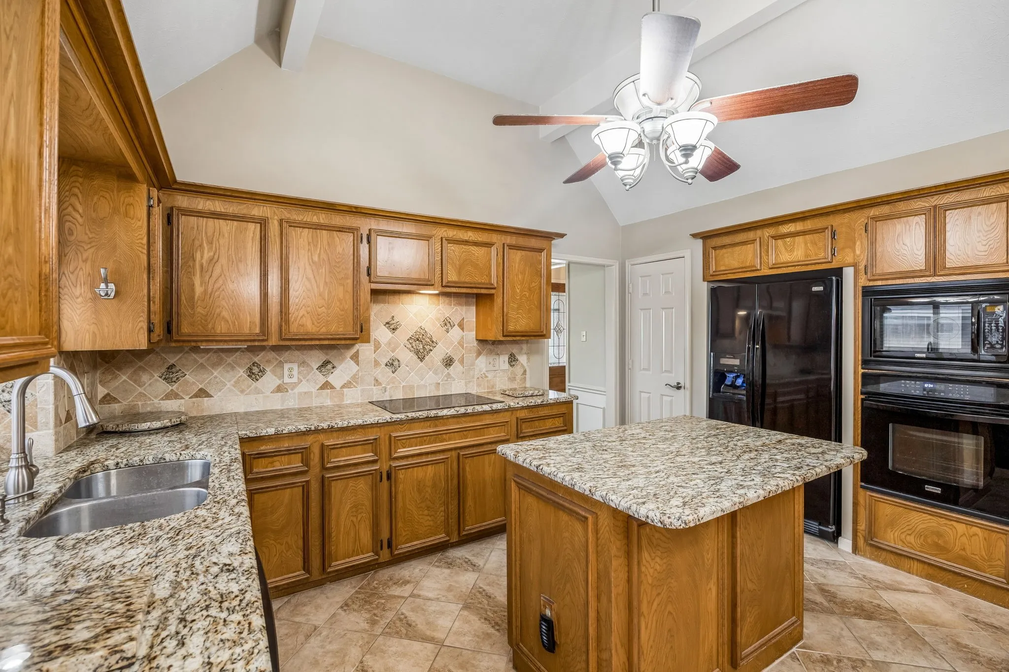 Single Family Residence For Sale in Denton County , 1324 Red Maple Drive, Carrollton, Texas 75007, 3 Bedroom, 2 Bathroom, 2 Garage spaces, 2,102 Sqft, built in 1985, mls#21379314, Real Estate Agent in Carrollton, Homes For Sale in Denton county, Homes For Sale in Carrollton, Realtor in Carrollton Texas, Real Estate Brokerage Independent Realty Texas, Luminita Cordes Realtor