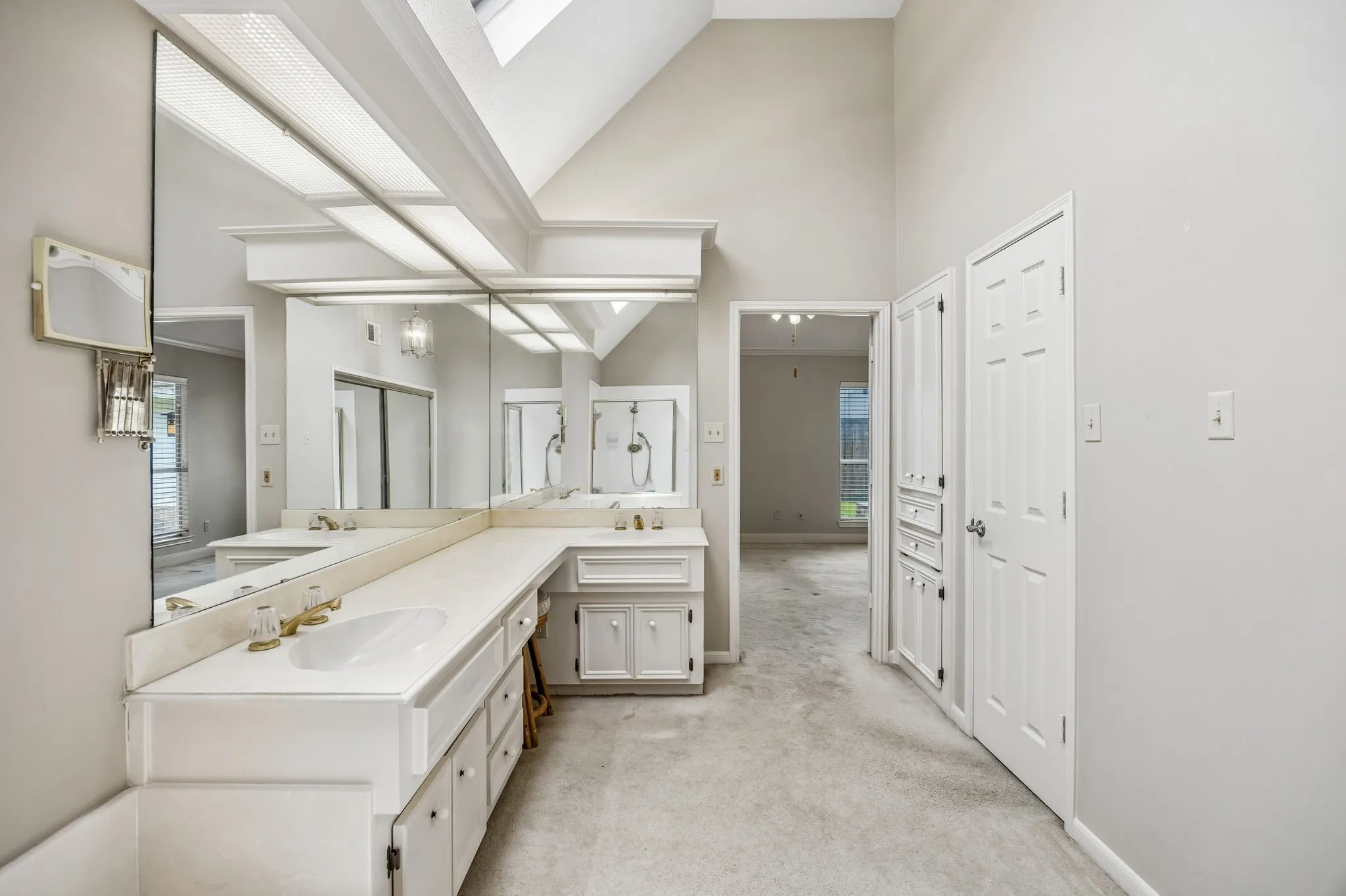 Single Family Residence For Sale in Denton County , 1324 Red Maple Drive, Carrollton, Texas 75007, 3 Bedroom, 2 Bathroom, 2 Garage spaces, 2,102 Sqft, built in 1985, mls#21379314, Real Estate Agent in Carrollton, Homes For Sale in Denton county, Homes For Sale in Carrollton, Realtor in Carrollton Texas, Real Estate Brokerage Independent Realty Texas, Luminita Cordes Realtor