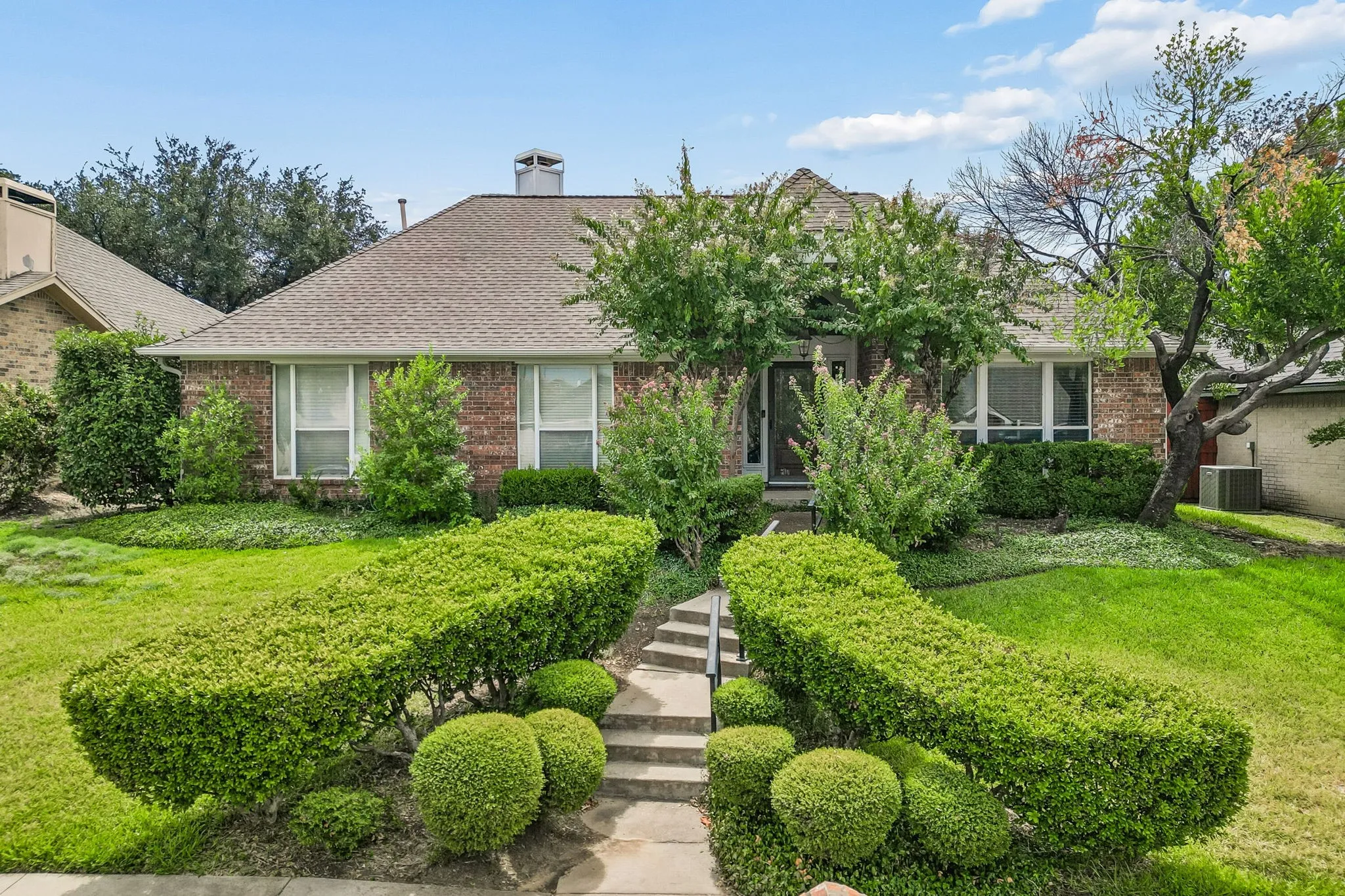 Single Family Residence For Sale in Denton County , 1324 Red Maple Drive, Carrollton, Texas 75007, 3 Bedroom, 2 Bathroom, 2 Garage spaces, 2,102 Sqft, built in 1985, mls#21379314, Real Estate Agent in Carrollton, Homes For Sale in Denton county, Homes For Sale in Carrollton, Realtor in Carrollton Texas, Real Estate Brokerage Independent Realty Texas, Luminita Cordes Realtor