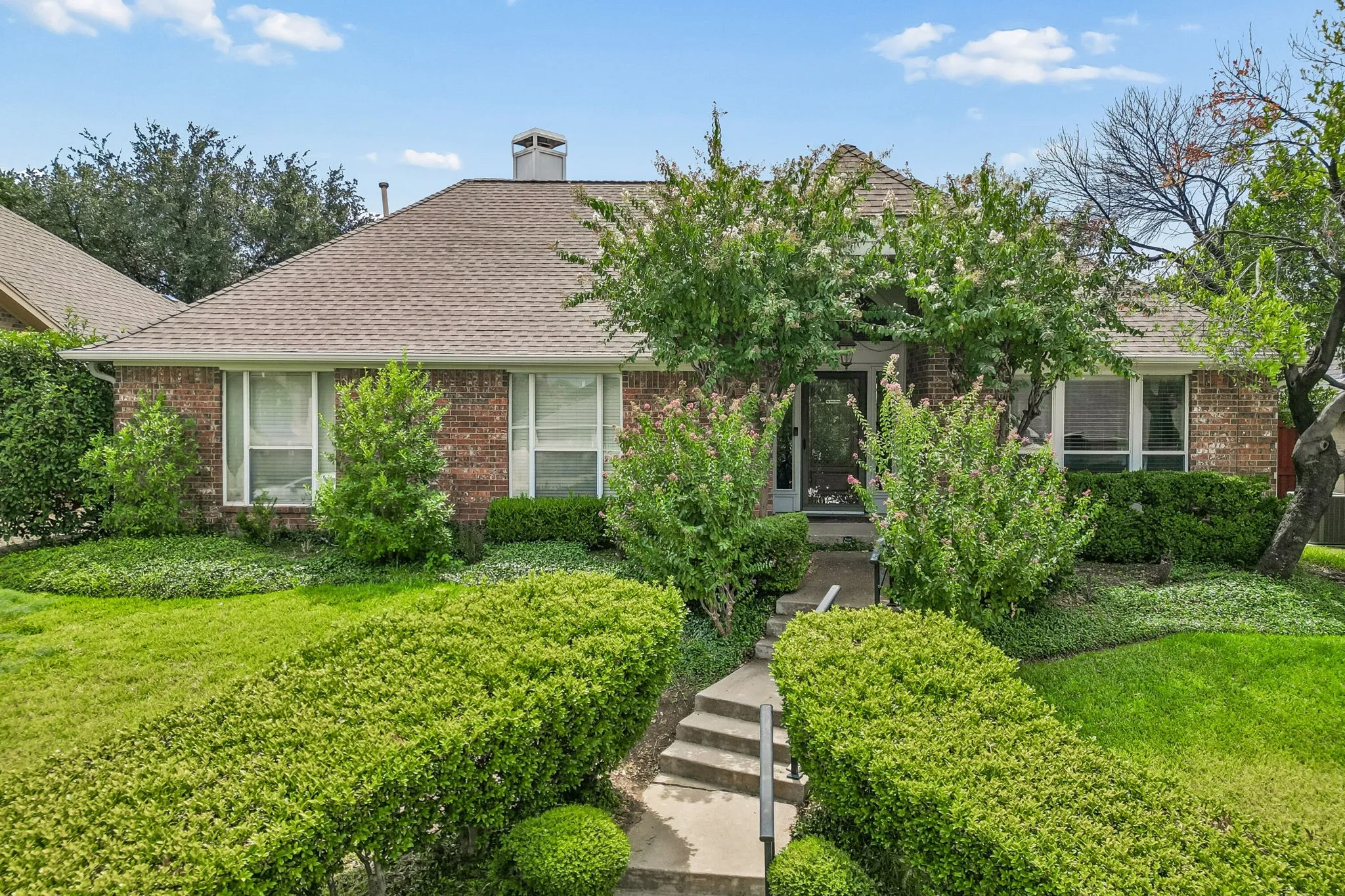 Single Family Residence For Sale in Denton County , 1324 Red Maple Drive, Carrollton, Texas 75007, 3 Bedroom, 2 Bathroom, 2 Garage spaces, 2,102 Sqft, built in 1985, mls#21379314, Real Estate Agent in Carrollton, Homes For Sale in Denton county, Homes For Sale in Carrollton, Realtor in Carrollton Texas, Real Estate Brokerage Independent Realty Texas, Luminita Cordes Realtor