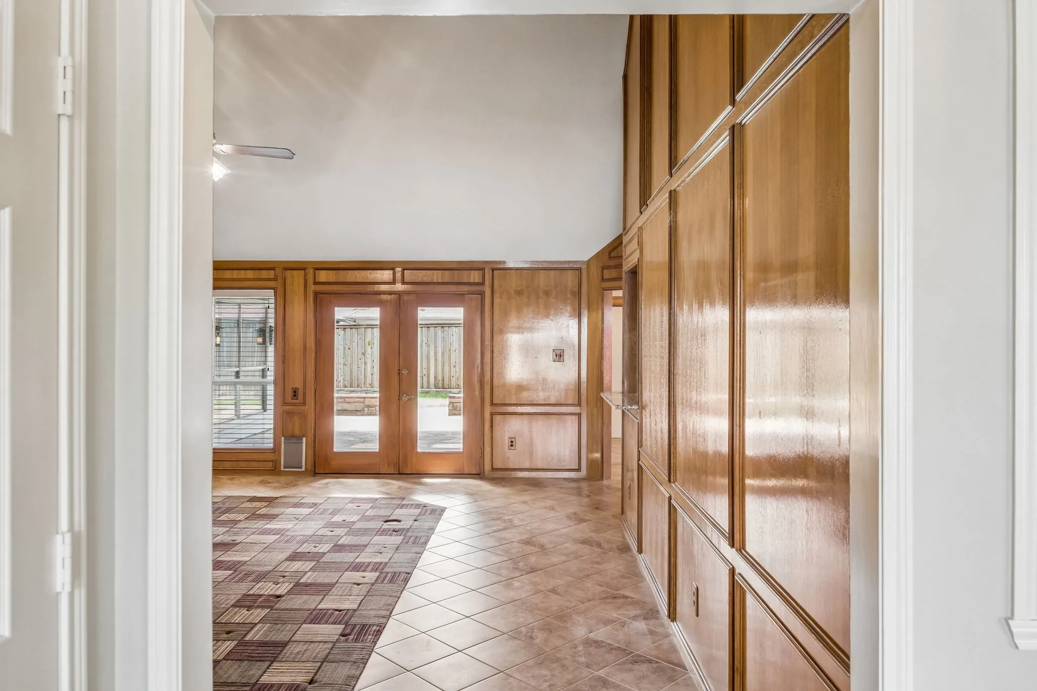 Single Family Residence For Sale in Denton County , 1324 Red Maple Drive, Carrollton, Texas 75007, 3 Bedroom, 2 Bathroom, 2 Garage spaces, 2,102 Sqft, built in 1985, mls#21379314, Real Estate Agent in Carrollton, Homes For Sale in Denton county, Homes For Sale in Carrollton, Realtor in Carrollton Texas, Real Estate Brokerage Independent Realty Texas, Luminita Cordes Realtor