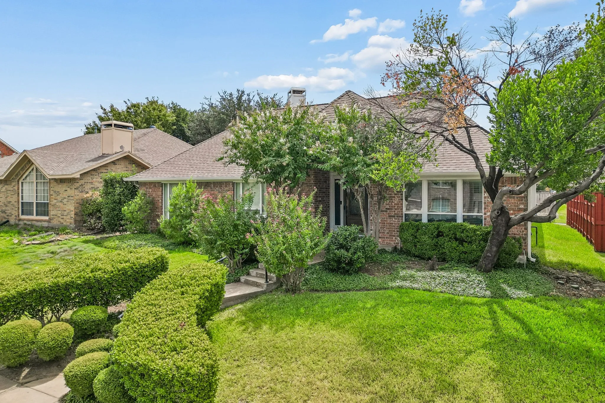 Single Family Residence For Sale in Denton County , 1324 Red Maple Drive, Carrollton, Texas 75007, 3 Bedroom, 2 Bathroom, 2 Garage spaces, 2,102 Sqft, built in 1985, mls#21379314, Real Estate Agent in Carrollton, Homes For Sale in Denton county, Homes For Sale in Carrollton, Realtor in Carrollton Texas, Real Estate Brokerage Independent Realty Texas, Luminita Cordes Realtor