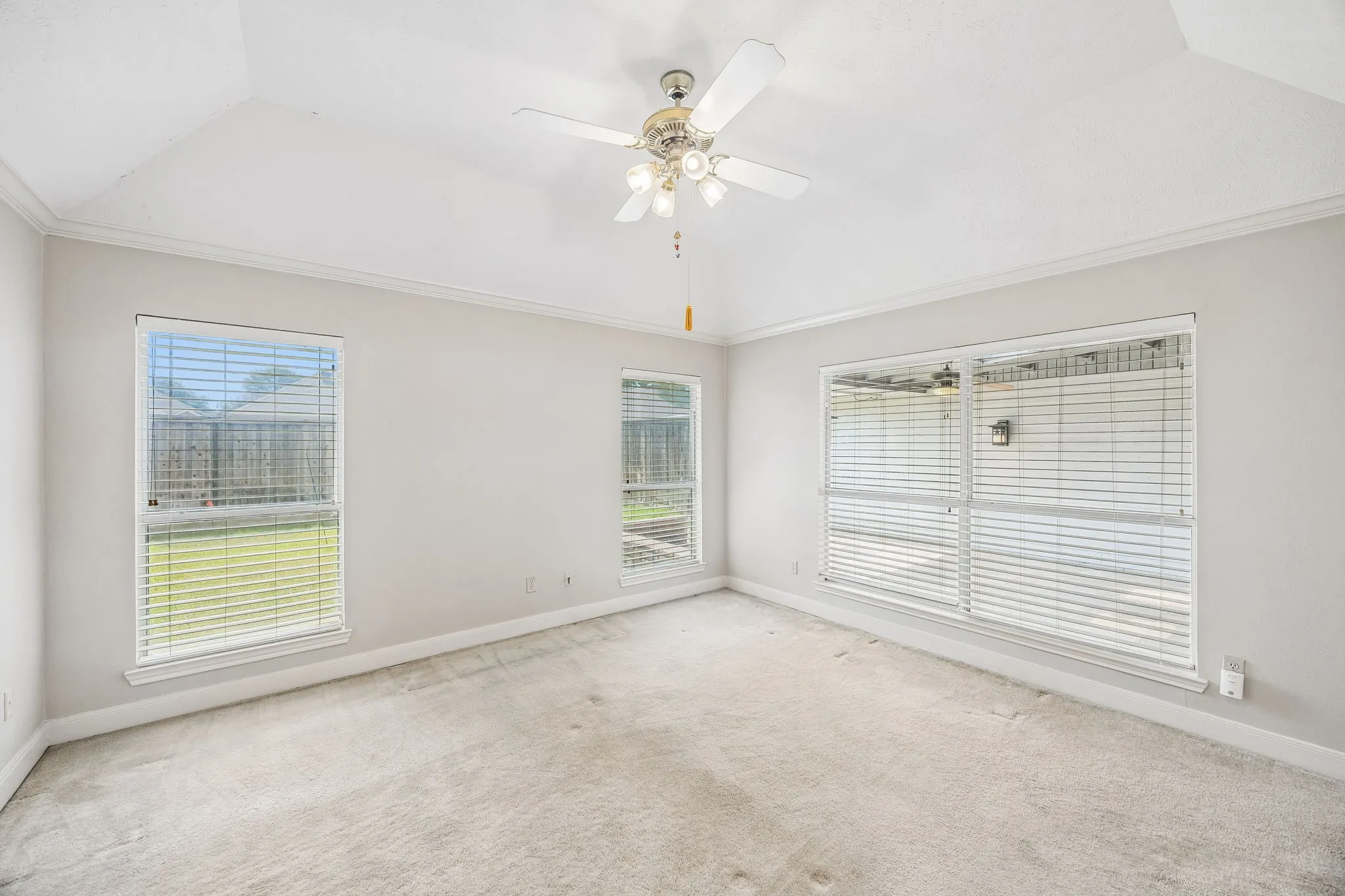 Single Family Residence For Sale in Denton County , 1324 Red Maple Drive, Carrollton, Texas 75007, 3 Bedroom, 2 Bathroom, 2 Garage spaces, 2,102 Sqft, built in 1985, mls#21379314, Real Estate Agent in Carrollton, Homes For Sale in Denton county, Homes For Sale in Carrollton, Realtor in Carrollton Texas, Real Estate Brokerage Independent Realty Texas, Luminita Cordes Realtor