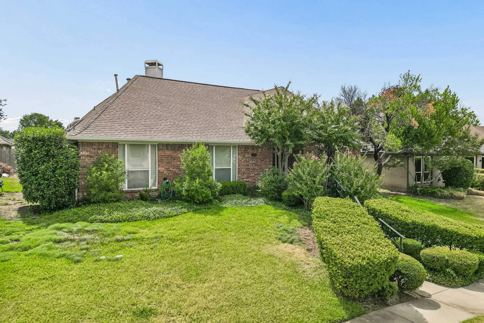 Single Family Residence For Sale in Denton County , 1324 Red Maple Drive, Carrollton, Texas 75007, 3 Bedroom, 2 Bathroom, 2 Garage spaces, 2,102 Sqft, built in 1985, mls#21379314, Real Estate Agent in Carrollton, Homes For Sale in Denton county, Homes For Sale in Carrollton, Realtor in Carrollton Texas, Real Estate Brokerage Independent Realty Texas, Luminita Cordes Realtor