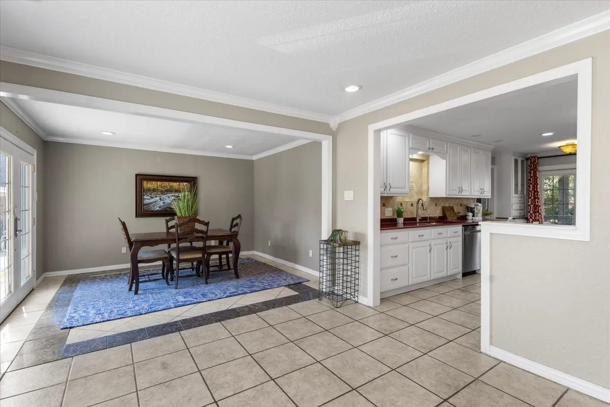 Single Family Residence For Sale in Smith County , 1715 Leisure Lane, Hideaway, Texas 75771, 3 Bedroom, 2 Bathroom, 2 Garage spaces, 2,034 Sqft, built in 1975, mls#21379580, Real Estate Agent in Hideaway, Homes For Sale in Smith county, Homes For Sale in Hideaway, Realtor in Hideaway Texas, Real Estate Brokerage Independent Realty Texas, Luminita Cordes Realtor