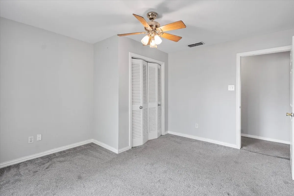Single Family Residence For Sale in Smith County , 1715 Leisure Lane, Hideaway, Texas 75771, 3 Bedroom, 2 Bathroom, 2 Garage spaces, 2,034 Sqft, built in 1975, mls#21379580, Real Estate Agent in Hideaway, Homes For Sale in Smith county, Homes For Sale in Hideaway, Realtor in Hideaway Texas, Real Estate Brokerage Independent Realty Texas, Luminita Cordes Realtor