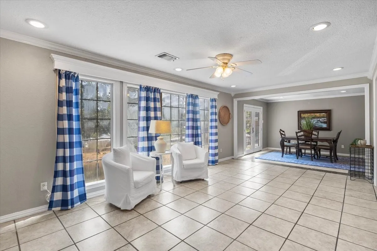Single Family Residence For Sale in Smith County , 1715 Leisure Lane, Hideaway, Texas 75771, 3 Bedroom, 2 Bathroom, 2 Garage spaces, 2,034 Sqft, built in 1975, mls#21379580, Real Estate Agent in Hideaway, Homes For Sale in Smith county, Homes For Sale in Hideaway, Realtor in Hideaway Texas, Real Estate Brokerage Independent Realty Texas, Luminita Cordes Realtor