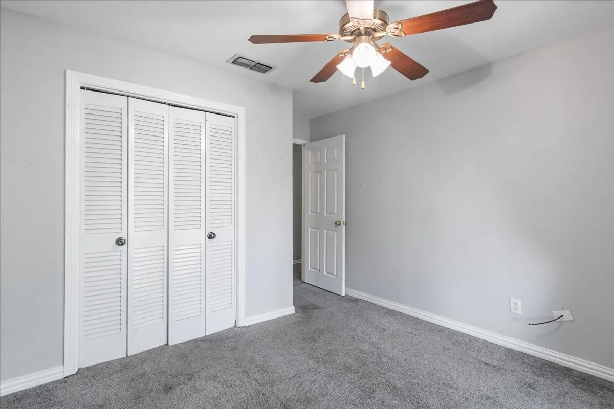 Single Family Residence For Sale in Smith County , 1715 Leisure Lane, Hideaway, Texas 75771, 3 Bedroom, 2 Bathroom, 2 Garage spaces, 2,034 Sqft, built in 1975, mls#21379580, Real Estate Agent in Hideaway, Homes For Sale in Smith county, Homes For Sale in Hideaway, Realtor in Hideaway Texas, Real Estate Brokerage Independent Realty Texas, Luminita Cordes Realtor
