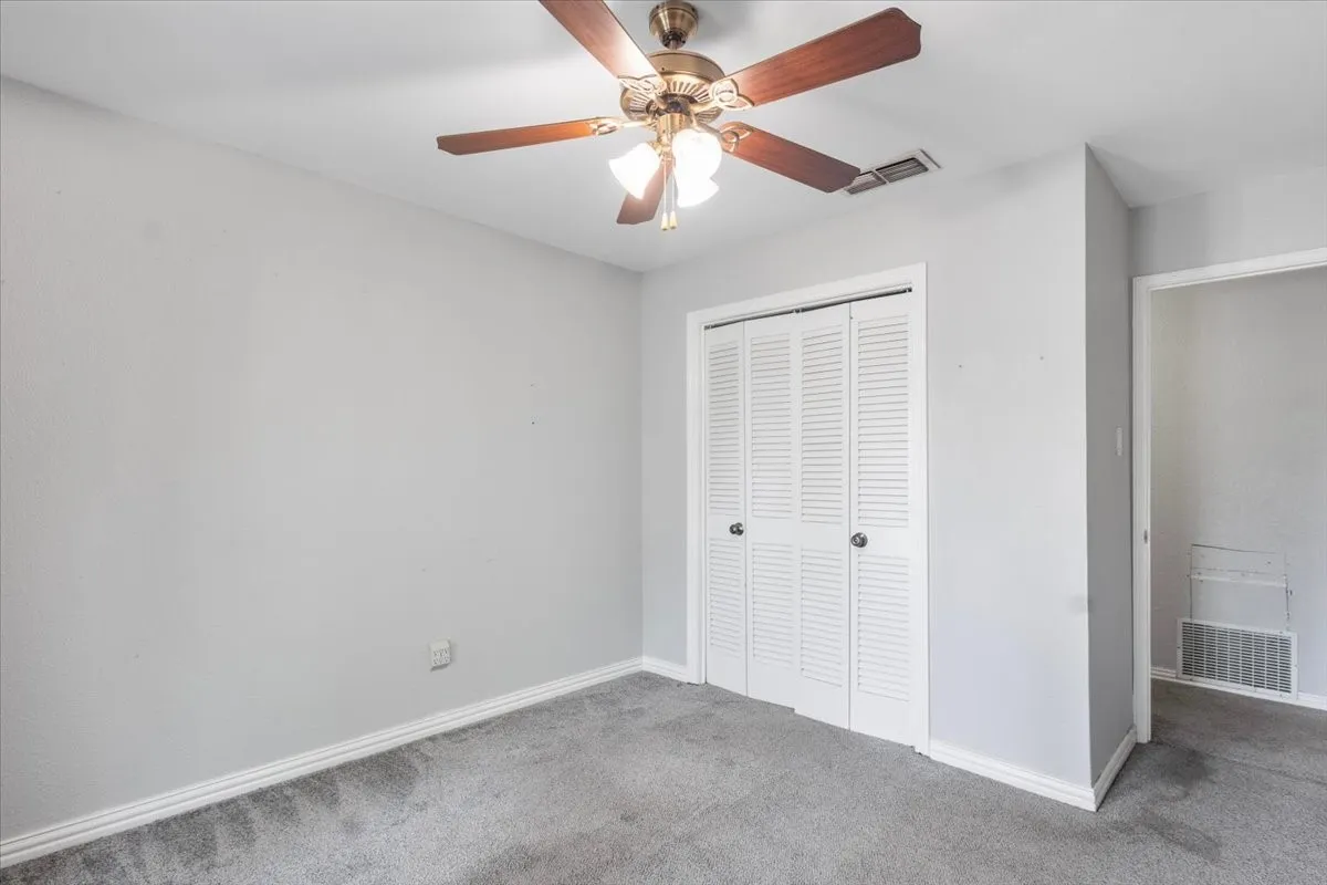 Single Family Residence For Sale in Smith County , 1715 Leisure Lane, Hideaway, Texas 75771, 3 Bedroom, 2 Bathroom, 2 Garage spaces, 2,034 Sqft, built in 1975, mls#21379580, Real Estate Agent in Hideaway, Homes For Sale in Smith county, Homes For Sale in Hideaway, Realtor in Hideaway Texas, Real Estate Brokerage Independent Realty Texas, Luminita Cordes Realtor