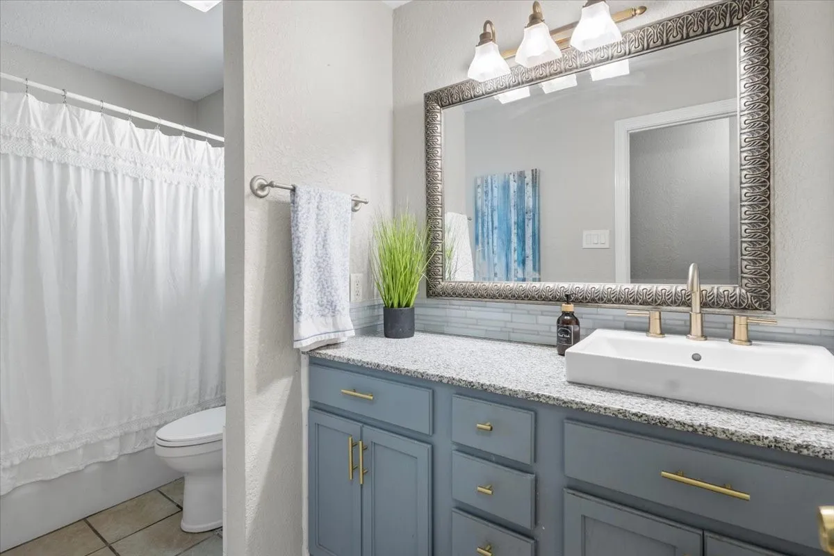 Single Family Residence For Sale in Smith County , 1715 Leisure Lane, Hideaway, Texas 75771, 3 Bedroom, 2 Bathroom, 2 Garage spaces, 2,034 Sqft, built in 1975, mls#21379580, Real Estate Agent in Hideaway, Homes For Sale in Smith county, Homes For Sale in Hideaway, Realtor in Hideaway Texas, Real Estate Brokerage Independent Realty Texas, Luminita Cordes Realtor