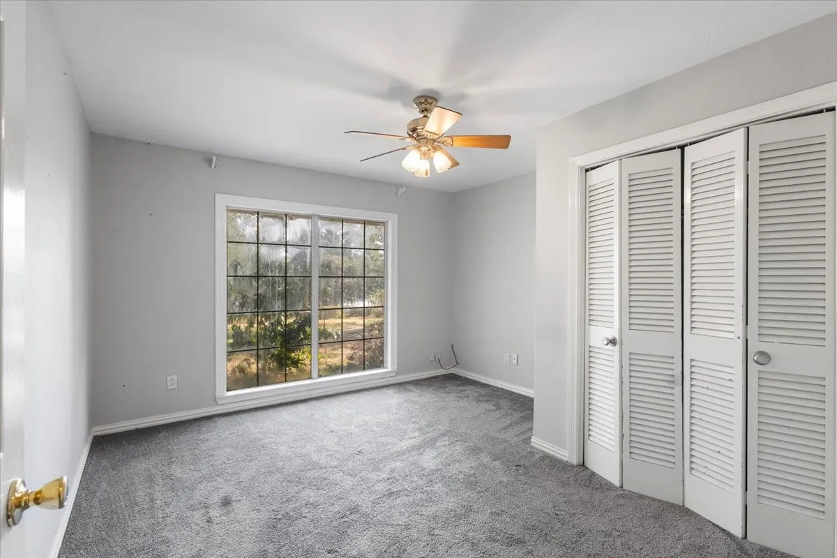 Single Family Residence For Sale in Smith County , 1715 Leisure Lane, Hideaway, Texas 75771, 3 Bedroom, 2 Bathroom, 2 Garage spaces, 2,034 Sqft, built in 1975, mls#21379580, Real Estate Agent in Hideaway, Homes For Sale in Smith county, Homes For Sale in Hideaway, Realtor in Hideaway Texas, Real Estate Brokerage Independent Realty Texas, Luminita Cordes Realtor