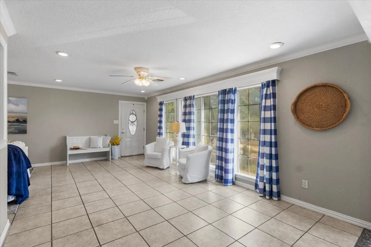 Single Family Residence For Sale in Smith County , 1715 Leisure Lane, Hideaway, Texas 75771, 3 Bedroom, 2 Bathroom, 2 Garage spaces, 2,034 Sqft, built in 1975, mls#21379580, Real Estate Agent in Hideaway, Homes For Sale in Smith county, Homes For Sale in Hideaway, Realtor in Hideaway Texas, Real Estate Brokerage Independent Realty Texas, Luminita Cordes Realtor