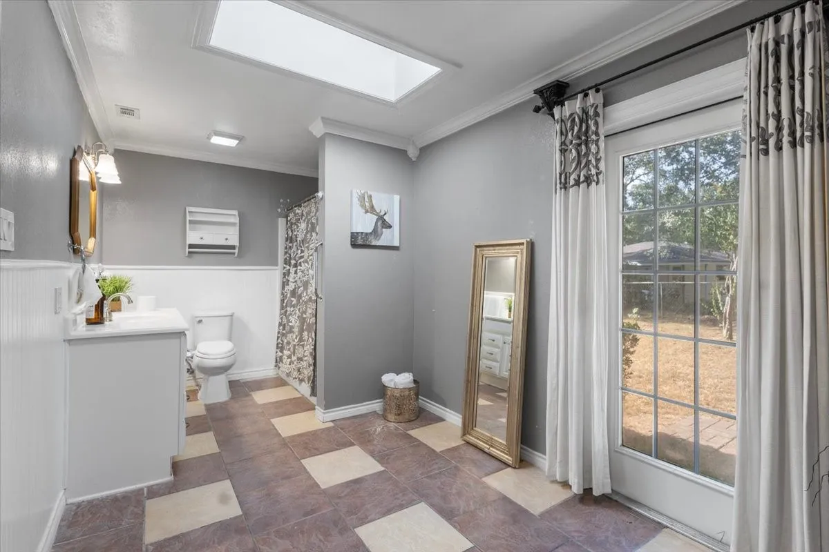 Single Family Residence For Sale in Smith County , 1715 Leisure Lane, Hideaway, Texas 75771, 3 Bedroom, 2 Bathroom, 2 Garage spaces, 2,034 Sqft, built in 1975, mls#21379580, Real Estate Agent in Hideaway, Homes For Sale in Smith county, Homes For Sale in Hideaway, Realtor in Hideaway Texas, Real Estate Brokerage Independent Realty Texas, Luminita Cordes Realtor