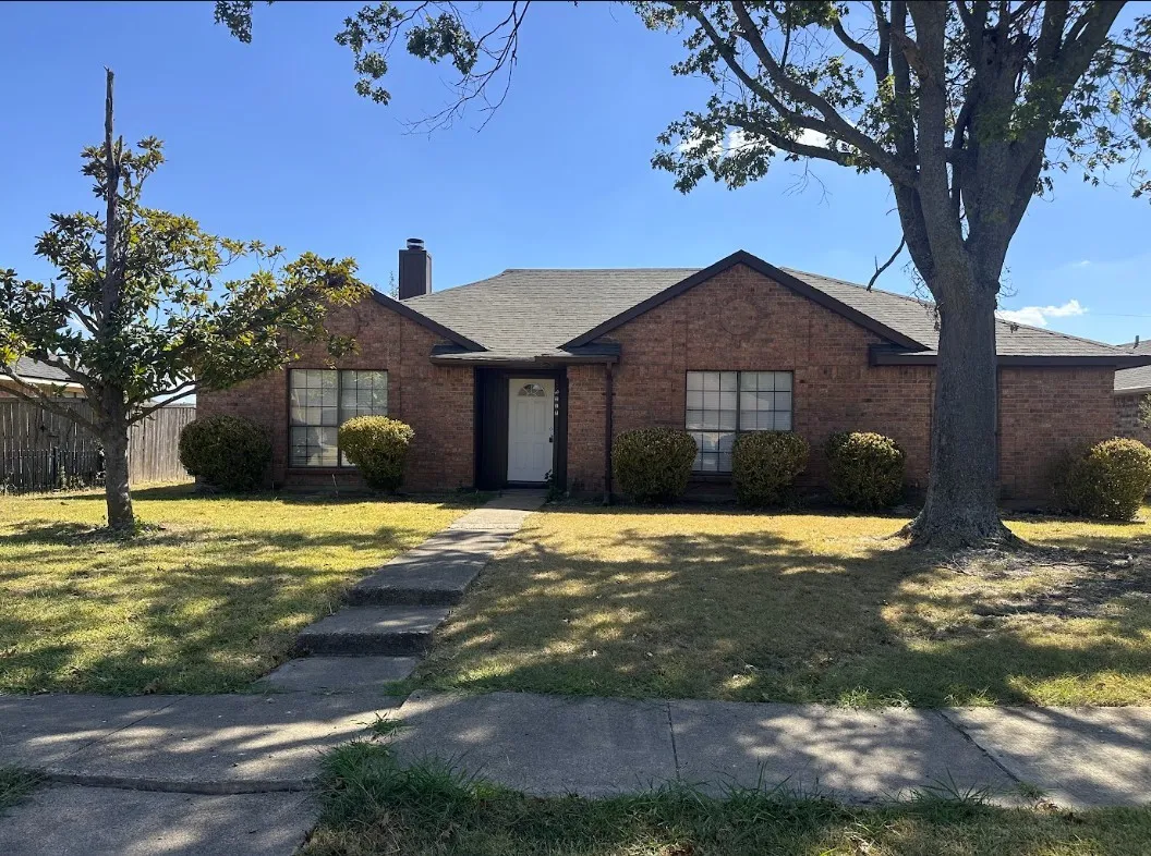 Single Family Residence For Sale in Dallas County , 2217 Crestview Lane, Rowlett, Texas 75088, 4 Bedroom, 2 Bathroom, 2 Garage spaces, 1,668 Sqft, built in 1985, mls#21379586, Real Estate Agent in Rowlett, Homes For Sale in Dallas county, Homes For Sale in Rowlett, Realtor in Rowlett Texas, Real Estate Brokerage Independent Realty Texas, Luminita Cordes Realtor