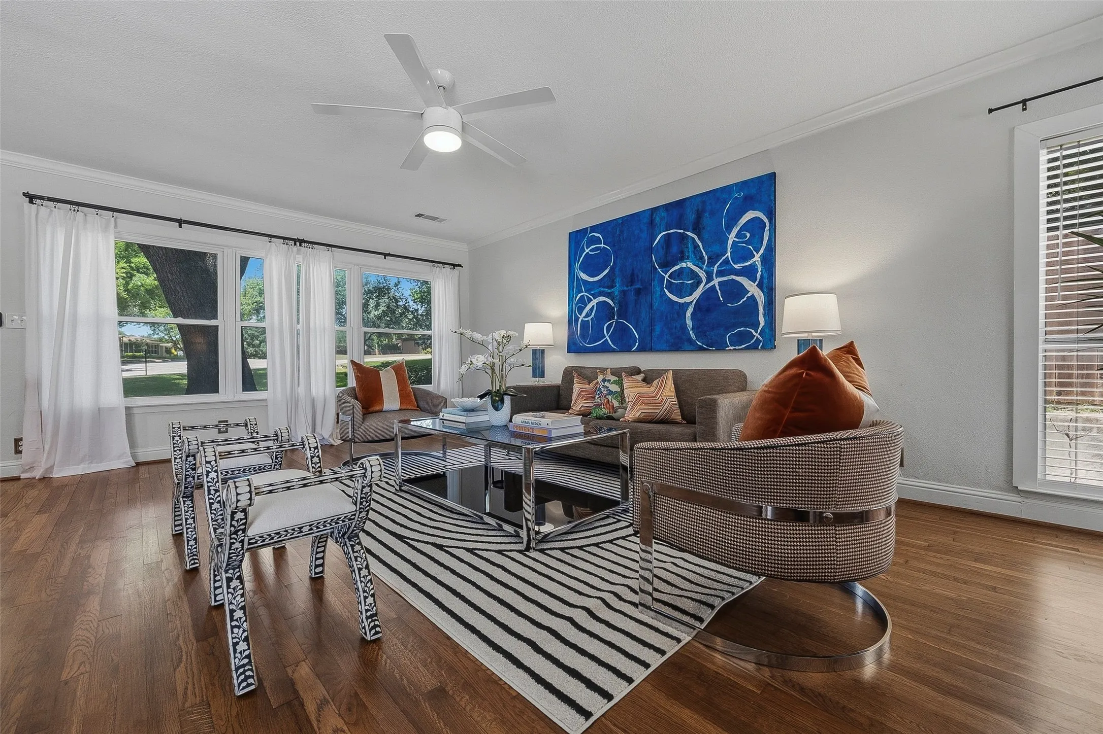 Single Family Residence For Rent in Tarrant County , 4817 Winthrop Avenue E, Fort Worth, Texas 76116, 3 Bedroom, 2 Bathroom, 2 Garage spaces, 1,716 Sqft, built in 1950, mls#21378678, Real Estate Agent in Fort Worth, Homes For Rent in Tarrant county, Homes For Rent in Fort Worth, Realtor in Fort Worth Texas, Real Estate Brokerage Independent Realty Texas, Luminita Cordes Realtor