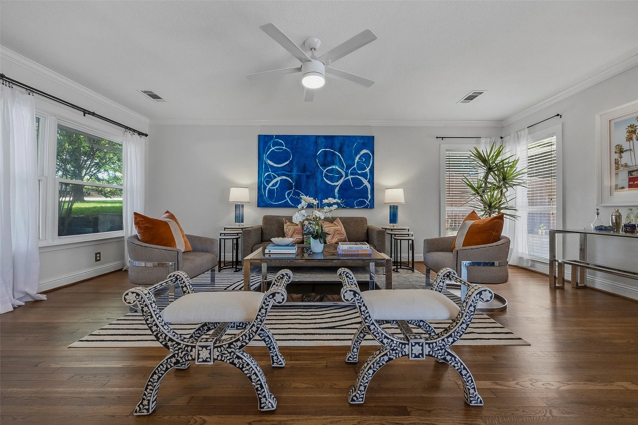 Single Family Residence For Rent in Tarrant County , 4817 Winthrop Avenue E, Fort Worth, Texas 76116, 3 Bedroom, 2 Bathroom, 2 Garage spaces, 1,716 Sqft, built in 1950, mls#21378678, Real Estate Agent in Fort Worth, Homes For Rent in Tarrant county, Homes For Rent in Fort Worth, Realtor in Fort Worth Texas, Real Estate Brokerage Independent Realty Texas, Luminita Cordes Realtor