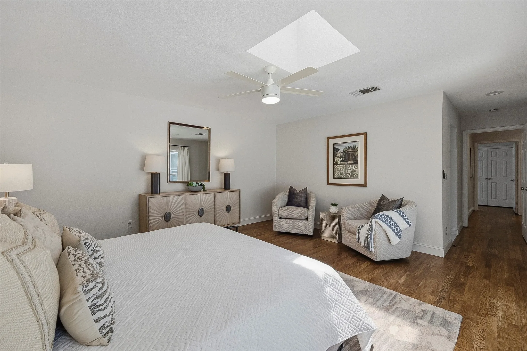Single Family Residence For Rent in Tarrant County , 4817 Winthrop Avenue E, Fort Worth, Texas 76116, 3 Bedroom, 2 Bathroom, 2 Garage spaces, 1,716 Sqft, built in 1950, mls#21378678, Real Estate Agent in Fort Worth, Homes For Rent in Tarrant county, Homes For Rent in Fort Worth, Realtor in Fort Worth Texas, Real Estate Brokerage Independent Realty Texas, Luminita Cordes Realtor