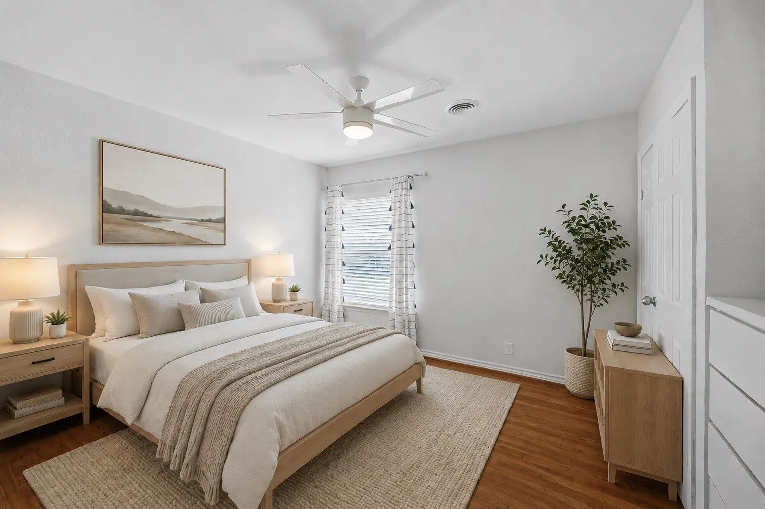 Single Family Residence For Rent in Tarrant County , 4817 Winthrop Avenue E, Fort Worth, Texas 76116, 3 Bedroom, 2 Bathroom, 2 Garage spaces, 1,716 Sqft, built in 1950, mls#21378678, Real Estate Agent in Fort Worth, Homes For Rent in Tarrant county, Homes For Rent in Fort Worth, Realtor in Fort Worth Texas, Real Estate Brokerage Independent Realty Texas, Luminita Cordes Realtor