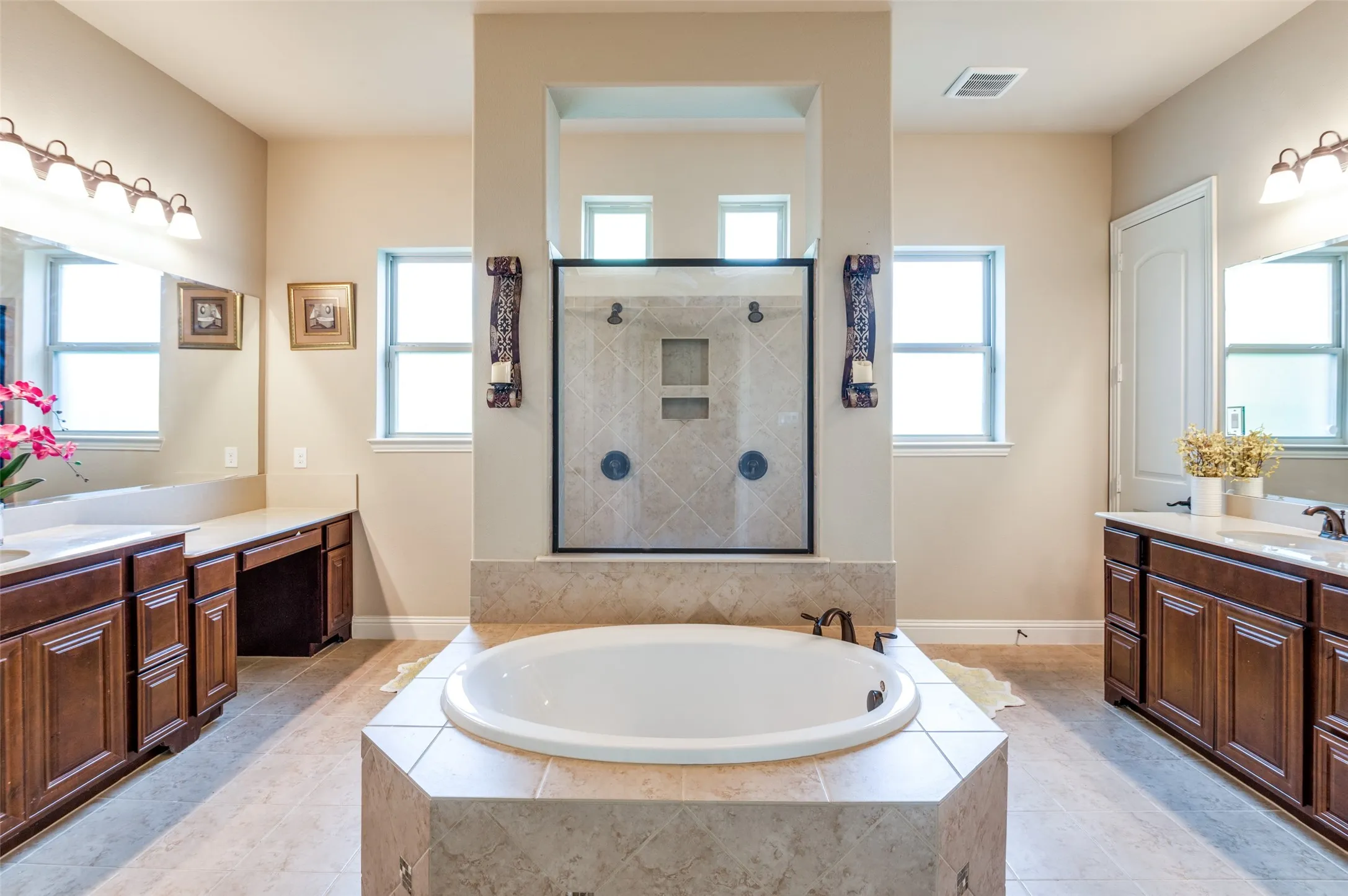 Single Family Residence For Rent in Collin County , 7408 Joshua Tree Trail, Mc Kinney, Texas 75070, 4 Bedroom, 4 Bathroom, 3 Garage spaces, 4,275 Sqft, built in 2016, mls#21376282, Real Estate Agent in Mc Kinney, Homes For Rent in Collin county, Homes For Rent in Mc Kinney, Realtor in Mc Kinney Texas, Real Estate Brokerage Independent Realty Texas, Luminita Cordes Realtor