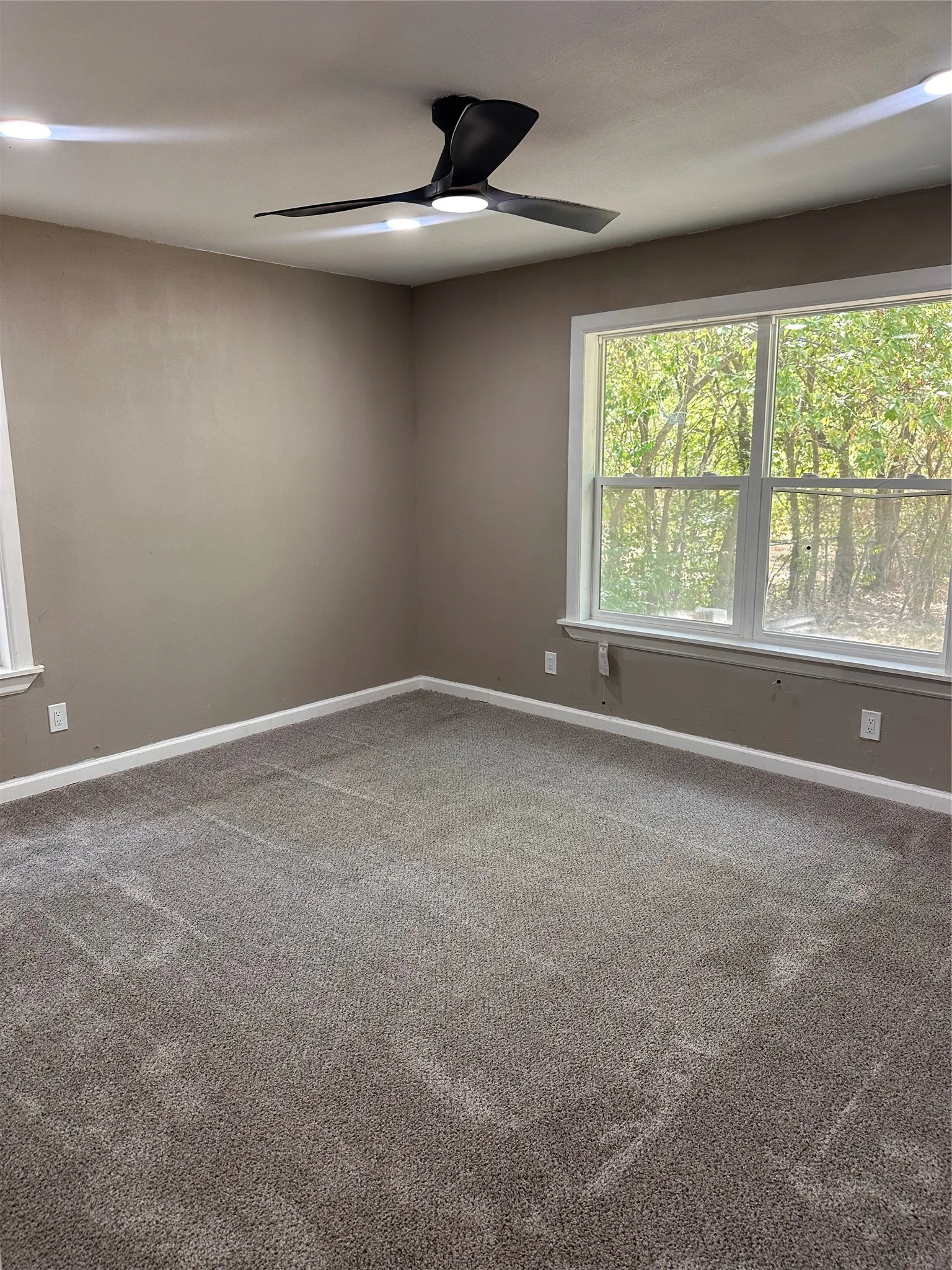 Single Family Residence For Sale in Kaufman County , 819 W State Street, Terrell, Texas 75160, 3 Bedroom, 2 Bathroom, 2 Garage spaces, 1,364 Sqft, built in 1956, mls#21379582, Real Estate Agent in Terrell, Homes For Sale in Kaufman county, Homes For Sale in Terrell, Realtor in Terrell Texas, Real Estate Brokerage Independent Realty Texas, Luminita Cordes Realtor