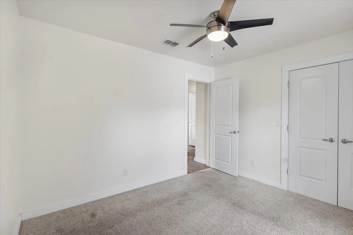 Single Family Residence For Sale in Smith County , 306 Lone Star Lane, Hideaway, Texas 75771, 3 Bedroom, 2 Bathroom, 2 Garage spaces, 1,793 Sqft, built in 1984, mls#21379590, Real Estate Agent in Hideaway, Homes For Sale in Smith county, Homes For Sale in Hideaway, Realtor in Hideaway Texas, Real Estate Brokerage Independent Realty Texas, Luminita Cordes Realtor