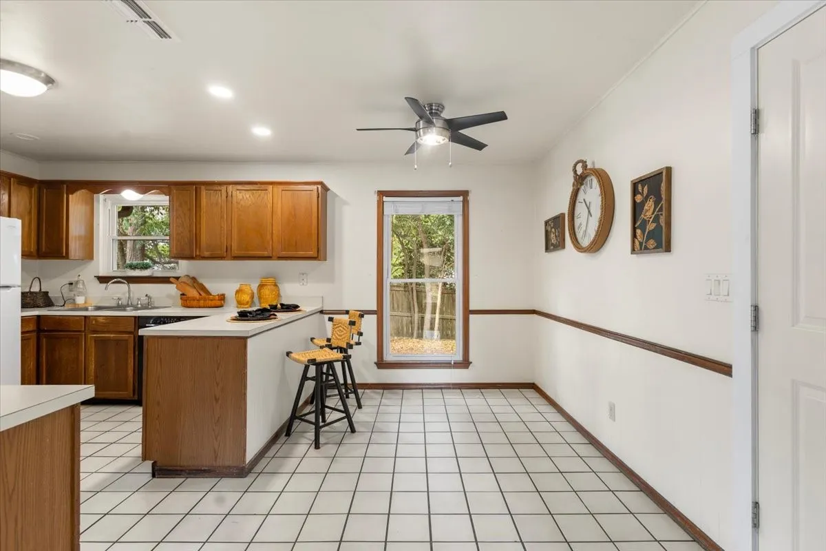 Single Family Residence For Sale in Smith County , 306 Lone Star Lane, Hideaway, Texas 75771, 3 Bedroom, 2 Bathroom, 2 Garage spaces, 1,793 Sqft, built in 1984, mls#21379590, Real Estate Agent in Hideaway, Homes For Sale in Smith county, Homes For Sale in Hideaway, Realtor in Hideaway Texas, Real Estate Brokerage Independent Realty Texas, Luminita Cordes Realtor