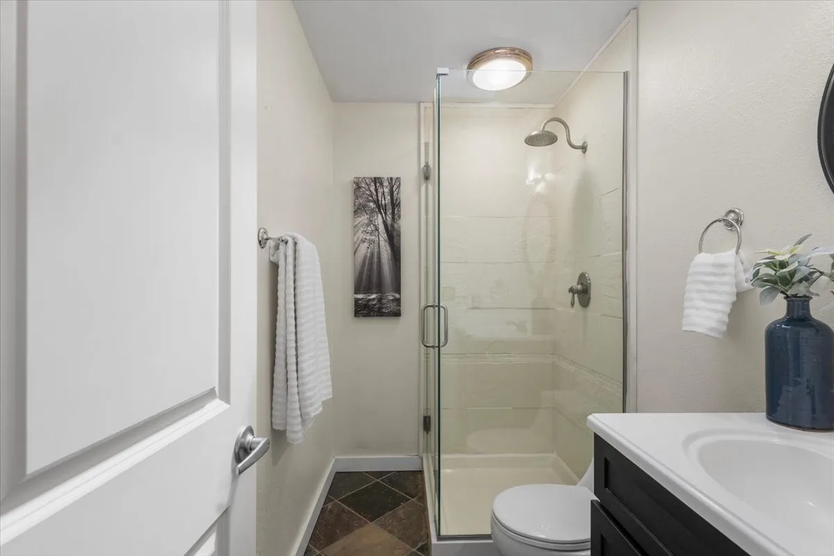Single Family Residence For Sale in Smith County , 306 Lone Star Lane, Hideaway, Texas 75771, 3 Bedroom, 2 Bathroom, 2 Garage spaces, 1,793 Sqft, built in 1984, mls#21379590, Real Estate Agent in Hideaway, Homes For Sale in Smith county, Homes For Sale in Hideaway, Realtor in Hideaway Texas, Real Estate Brokerage Independent Realty Texas, Luminita Cordes Realtor