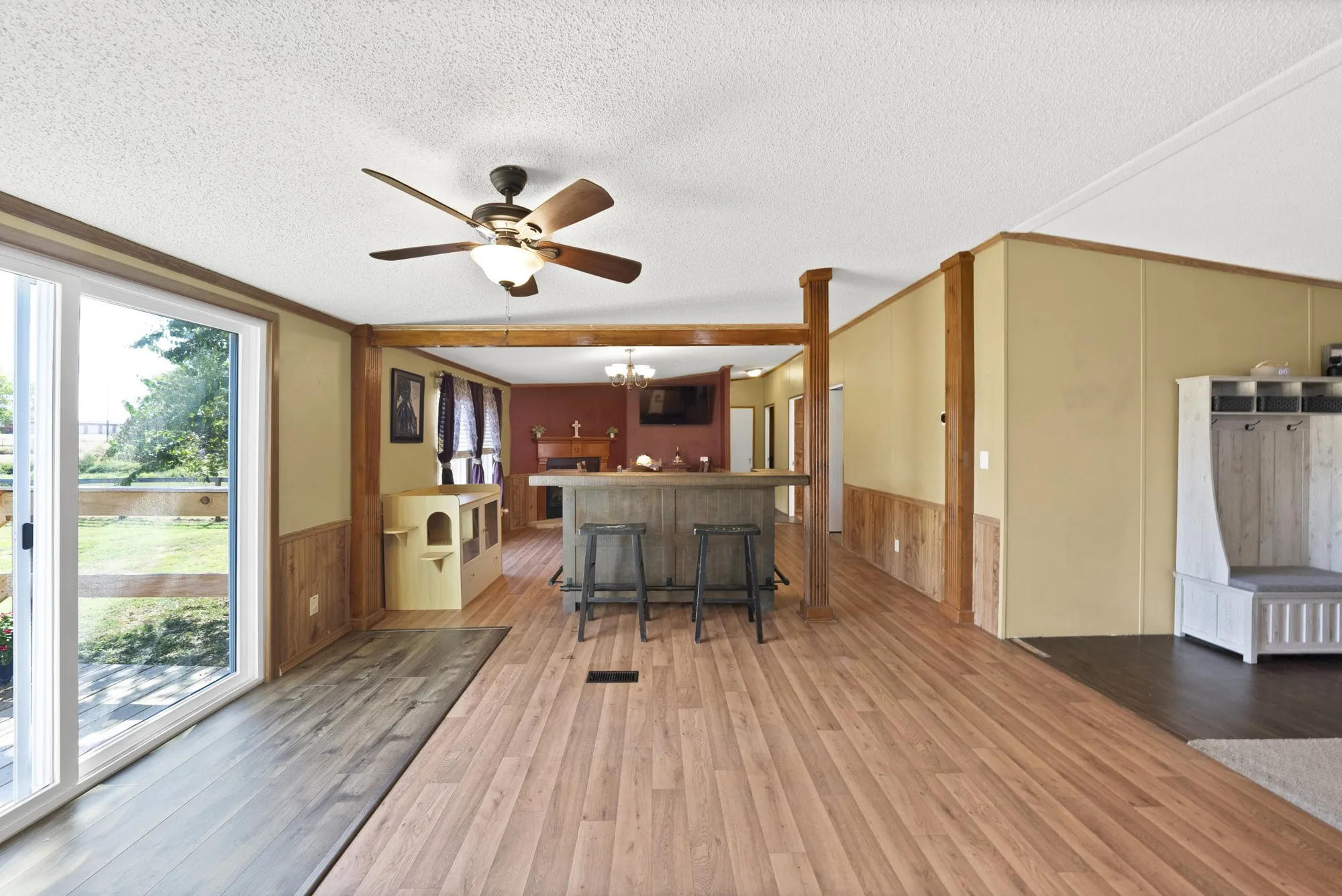 Mobile Home For Sale in Hunt County , 9159 County Road 2584, Royse City, Texas 75189, 4 Bedroom, 2 Bathroom, Garage spaces, 2,432 Sqft, built in 2008, mls#21379496, Real Estate Agent in Royse City, Homes For Sale in Hunt county, Homes For Sale in Royse City, Realtor in Royse City Texas, Real Estate Brokerage Independent Realty Texas, Luminita Cordes Realtor