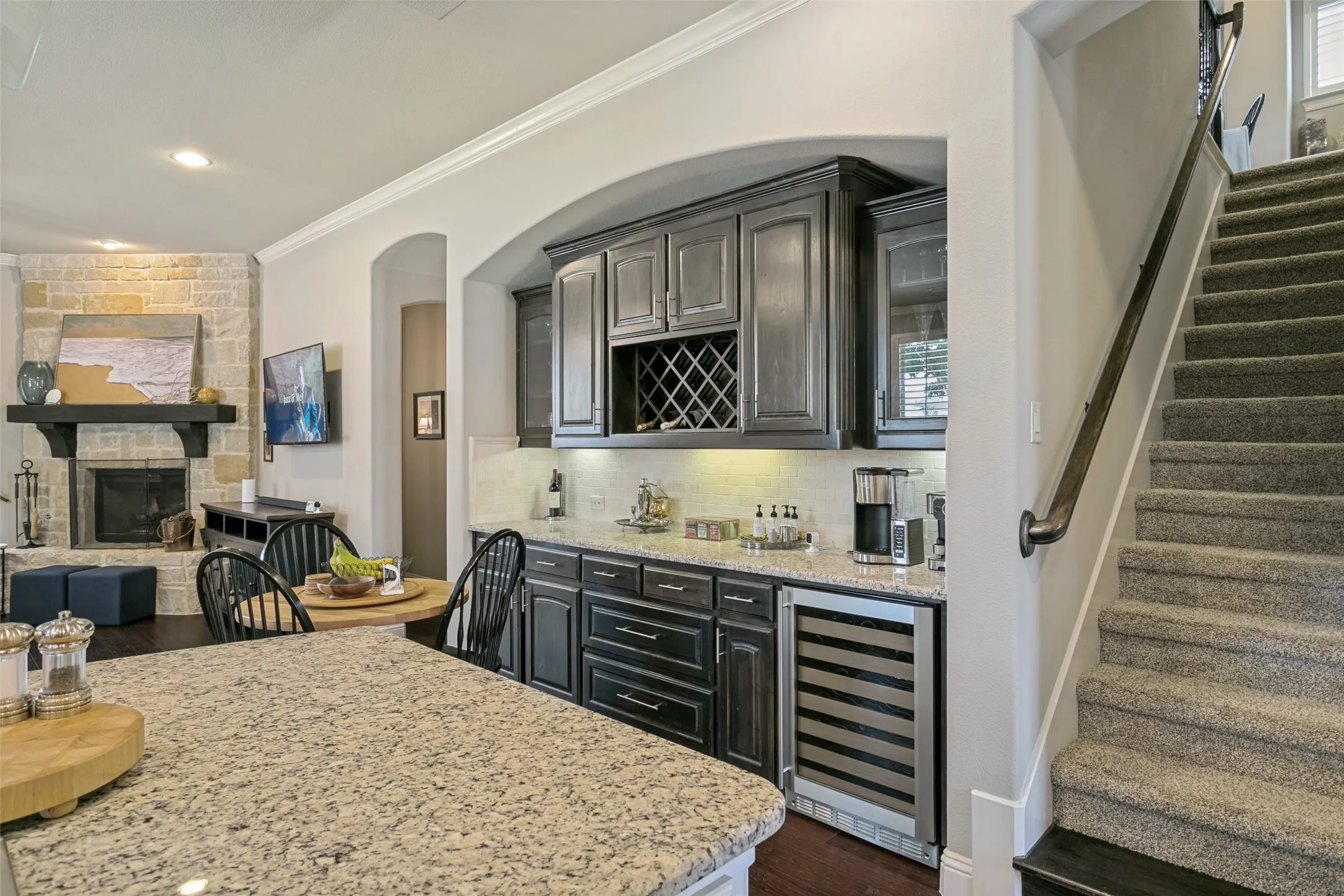 Single Family Residence For Rent in Denton County , 417 Chestnut Lane, Roanoke, Texas 76262, 4 Bedroom, 3 Bathroom, 2 Garage spaces, 2,689 Sqft, built in 2015, mls#21379596, Real Estate Agent in Roanoke, Homes For Rent in Denton county, Homes For Rent in Roanoke, Realtor in Roanoke Texas, Real Estate Brokerage Independent Realty Texas, Luminita Cordes Realtor