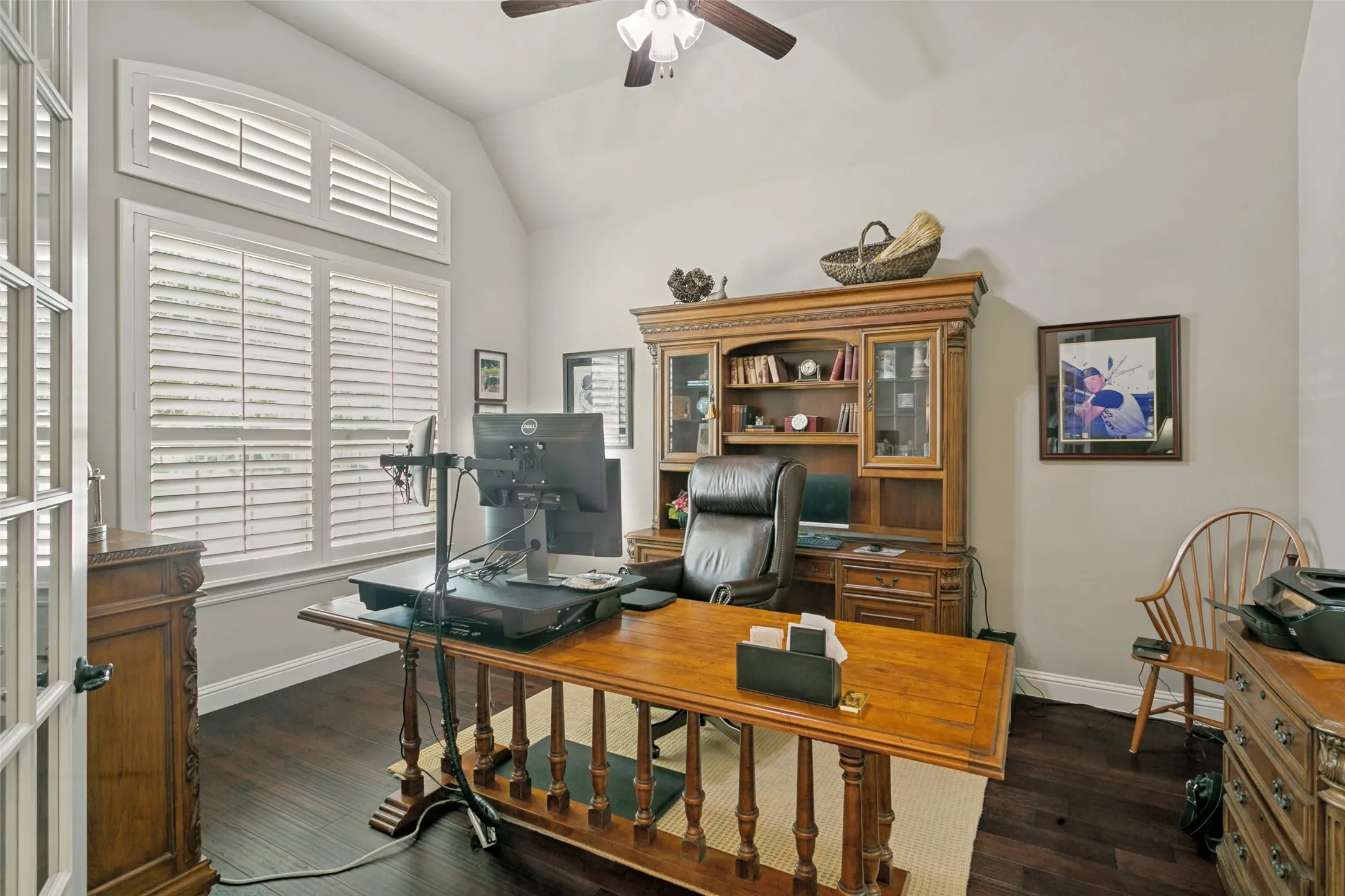 Single Family Residence For Rent in Denton County , 417 Chestnut Lane, Roanoke, Texas 76262, 4 Bedroom, 3 Bathroom, 2 Garage spaces, 2,689 Sqft, built in 2015, mls#21379596, Real Estate Agent in Roanoke, Homes For Rent in Denton county, Homes For Rent in Roanoke, Realtor in Roanoke Texas, Real Estate Brokerage Independent Realty Texas, Luminita Cordes Realtor