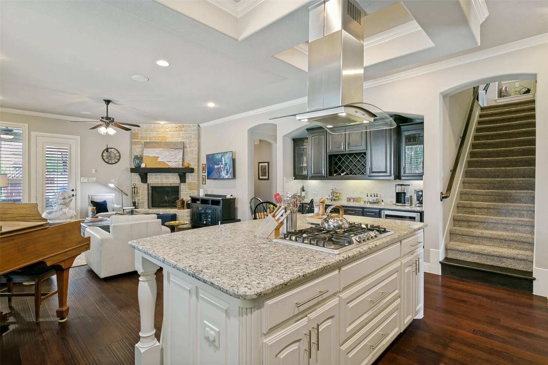 Single Family Residence For Rent in Denton County , 417 Chestnut Lane, Roanoke, Texas 76262, 4 Bedroom, 3 Bathroom, 2 Garage spaces, 2,689 Sqft, built in 2015, mls#21379596, Real Estate Agent in Roanoke, Homes For Rent in Denton county, Homes For Rent in Roanoke, Realtor in Roanoke Texas, Real Estate Brokerage Independent Realty Texas, Luminita Cordes Realtor