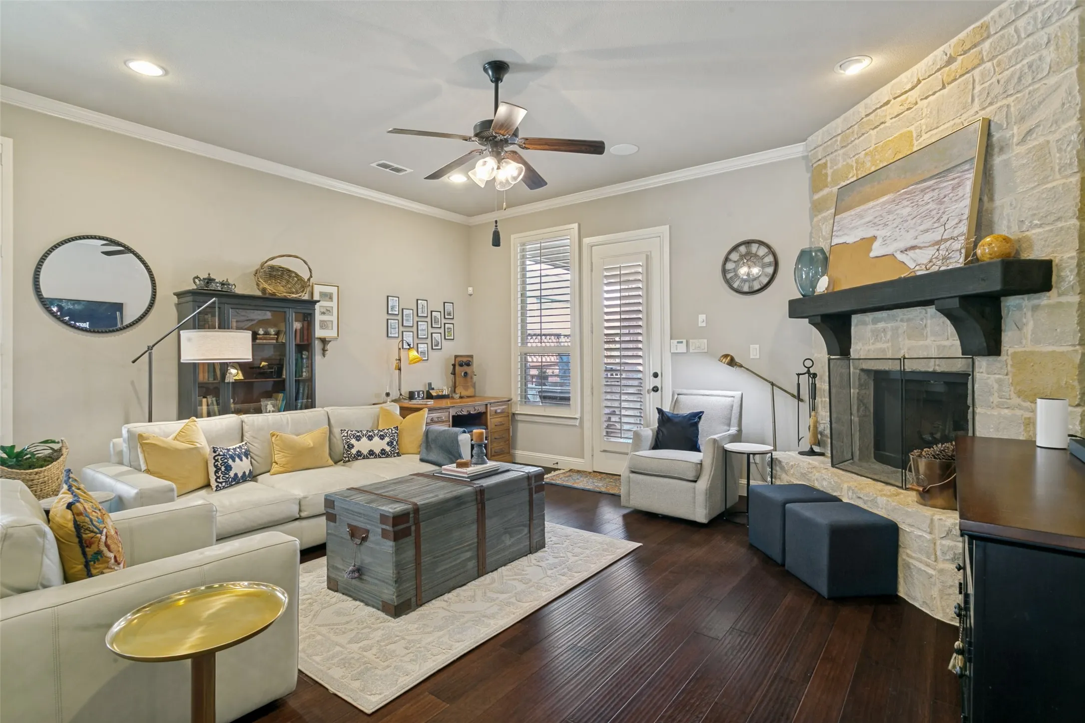 Single Family Residence For Rent in Denton County , 417 Chestnut Lane, Roanoke, Texas 76262, 4 Bedroom, 3 Bathroom, 2 Garage spaces, 2,689 Sqft, built in 2015, mls#21379596, Real Estate Agent in Roanoke, Homes For Rent in Denton county, Homes For Rent in Roanoke, Realtor in Roanoke Texas, Real Estate Brokerage Independent Realty Texas, Luminita Cordes Realtor