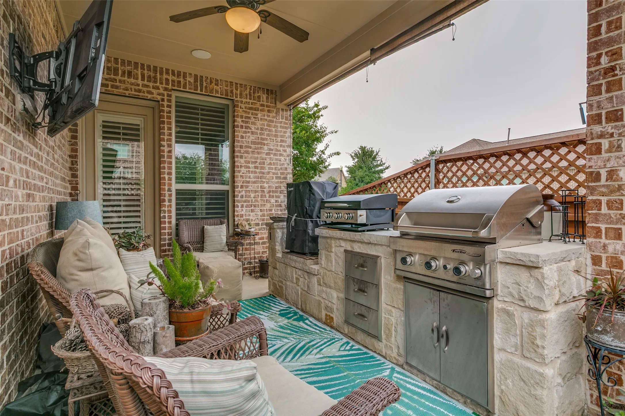 Single Family Residence For Rent in Denton County , 417 Chestnut Lane, Roanoke, Texas 76262, 4 Bedroom, 3 Bathroom, 2 Garage spaces, 2,689 Sqft, built in 2015, mls#21379596, Real Estate Agent in Roanoke, Homes For Rent in Denton county, Homes For Rent in Roanoke, Realtor in Roanoke Texas, Real Estate Brokerage Independent Realty Texas, Luminita Cordes Realtor