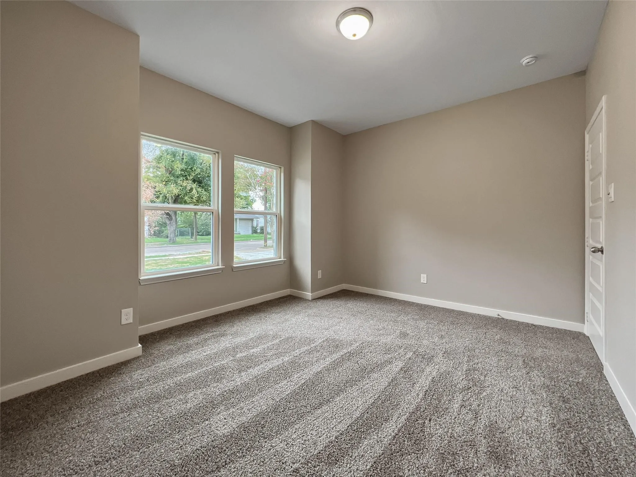 Single Family Residence For Rent in Dallas County , 4615 Roberts Avenue, Dallas, Texas 75215, 2 Bedroom, 2 Bathroom, 2 Garage spaces, 1,500 Sqft, built in 2023, mls#21379598, Real Estate Agent in Dallas, Homes For Rent in Dallas county, Homes For Rent in Dallas, Realtor in Dallas Texas, Real Estate Brokerage Independent Realty Texas, Luminita Cordes Realtor