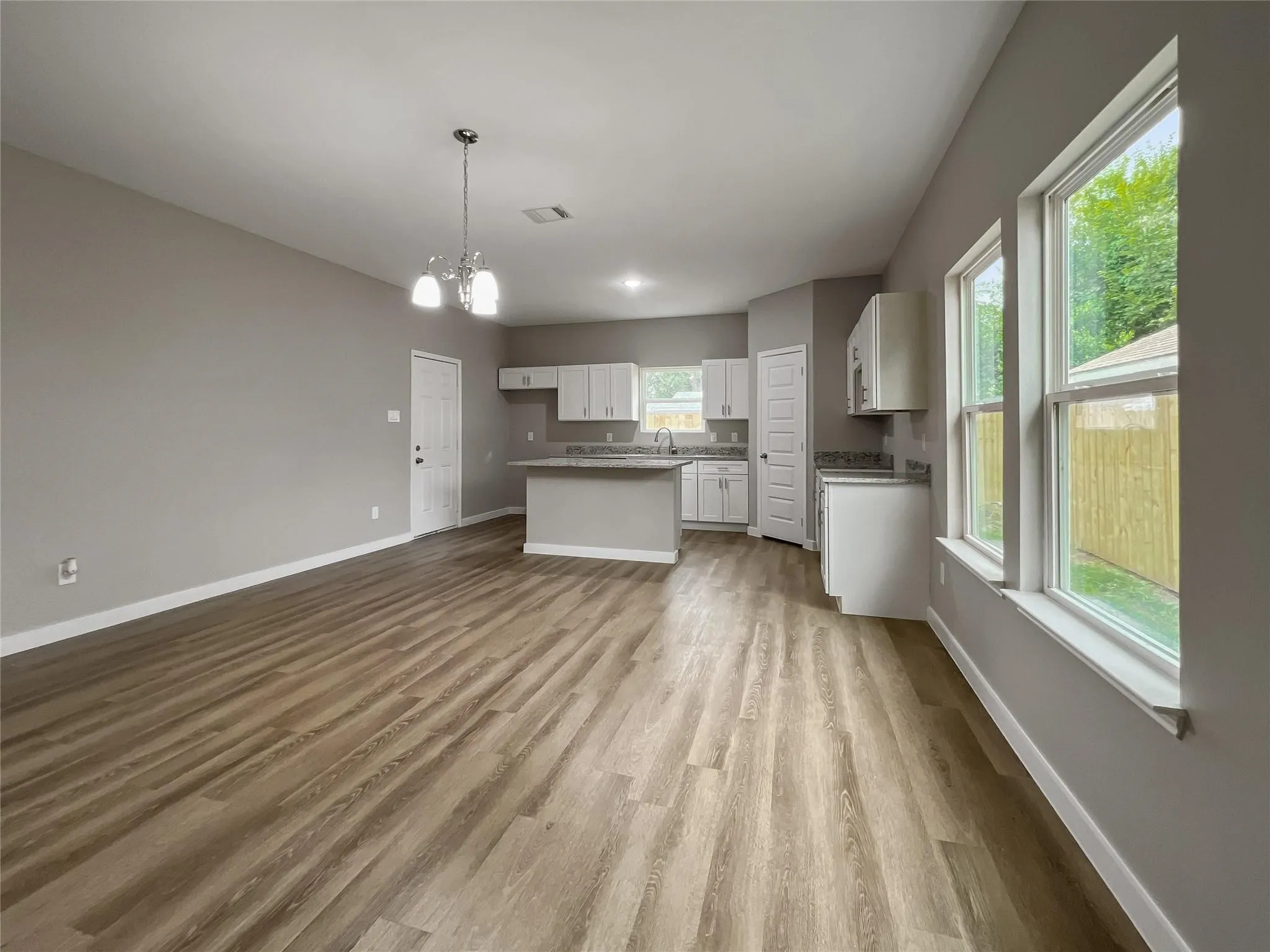 Single Family Residence For Rent in Dallas County , 4615 Roberts Avenue, Dallas, Texas 75215, 2 Bedroom, 2 Bathroom, 2 Garage spaces, 1,500 Sqft, built in 2023, mls#21379598, Real Estate Agent in Dallas, Homes For Rent in Dallas county, Homes For Rent in Dallas, Realtor in Dallas Texas, Real Estate Brokerage Independent Realty Texas, Luminita Cordes Realtor