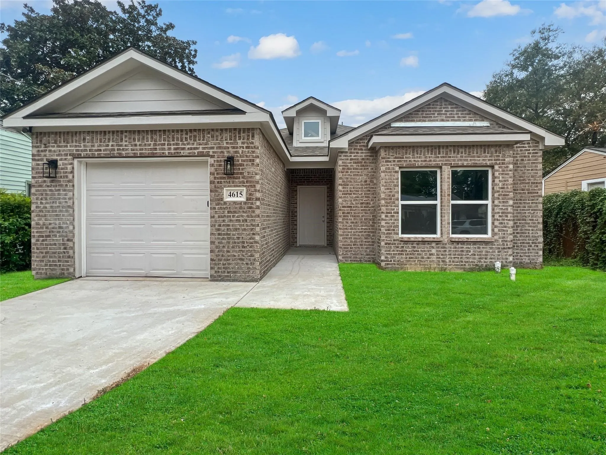Single Family Residence For Rent in Dallas County , 4615 Roberts Avenue, Dallas, Texas 75215, 2 Bedroom, 2 Bathroom, 2 Garage spaces, 1,500 Sqft, built in 2023, mls#21379598, Real Estate Agent in Dallas, Homes For Rent in Dallas county, Homes For Rent in Dallas, Realtor in Dallas Texas, Real Estate Brokerage Independent Realty Texas, Luminita Cordes Realtor
