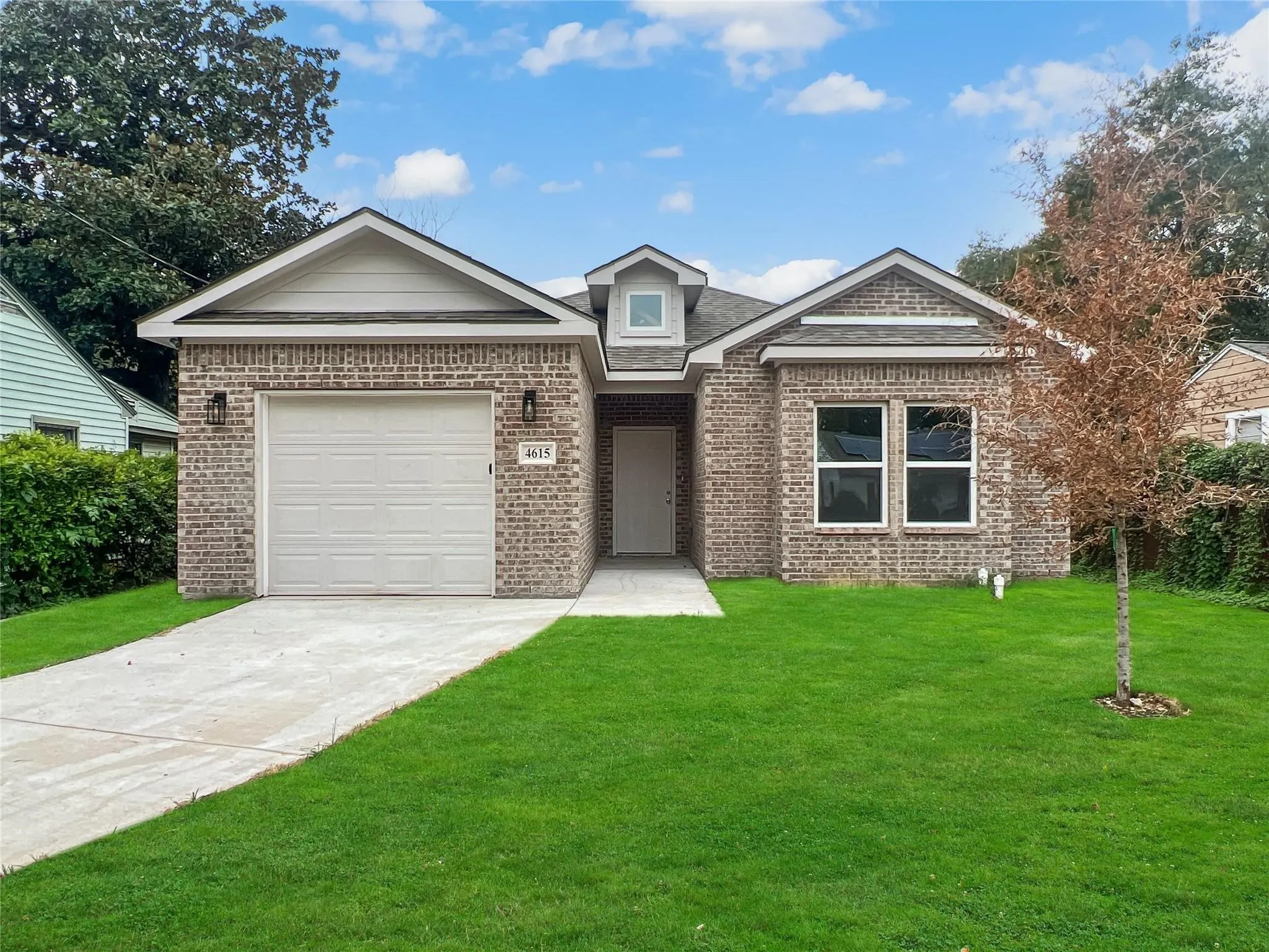 Single Family Residence For Rent in Dallas County , 4615 Roberts Avenue, Dallas, Texas 75215, 2 Bedroom, 2 Bathroom, 2 Garage spaces, 1,500 Sqft, built in 2023, mls#21379598, Real Estate Agent in Dallas, Homes For Rent in Dallas county, Homes For Rent in Dallas, Realtor in Dallas Texas, Real Estate Brokerage Independent Realty Texas, Luminita Cordes Realtor