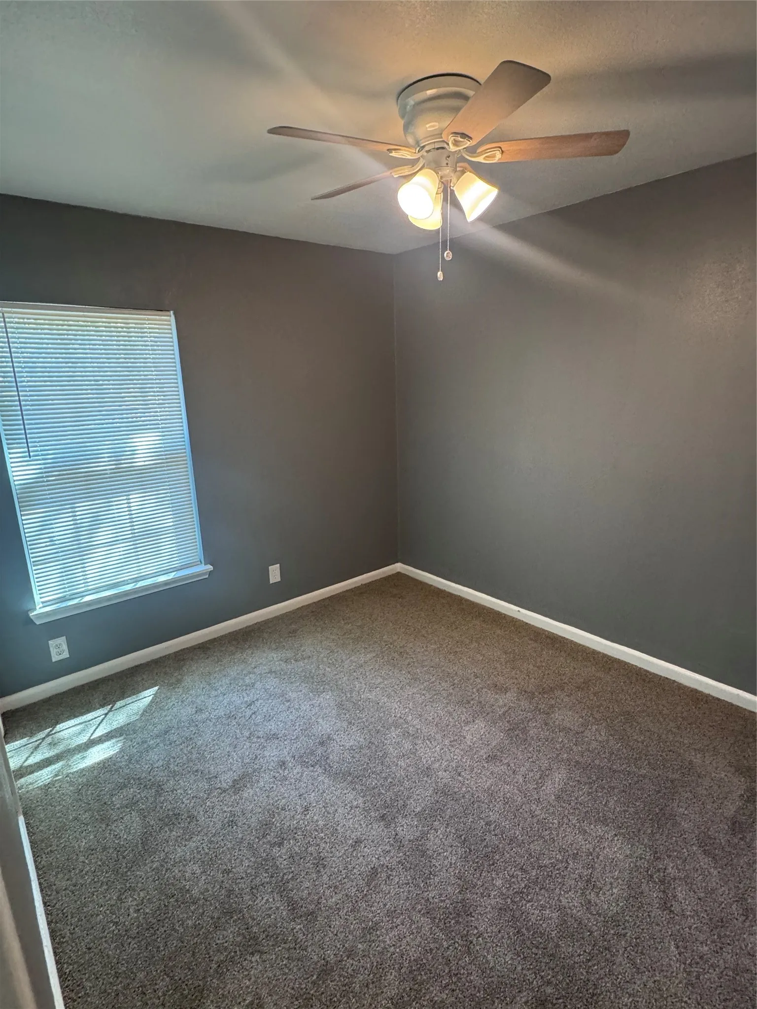 Single Family Residence For Sale in Tarrant County , 4040 Runnels Street, Fort Worth, Texas 76106, 3 Bedroom, 1 Bathroom, Garage spaces, 840 Sqft, built in 1955, mls#21376848, Real Estate Agent in Fort Worth, Homes For Sale in Tarrant county, Homes For Sale in Fort Worth, Realtor in Fort Worth Texas, Real Estate Brokerage Independent Realty Texas, Luminita Cordes Realtor
