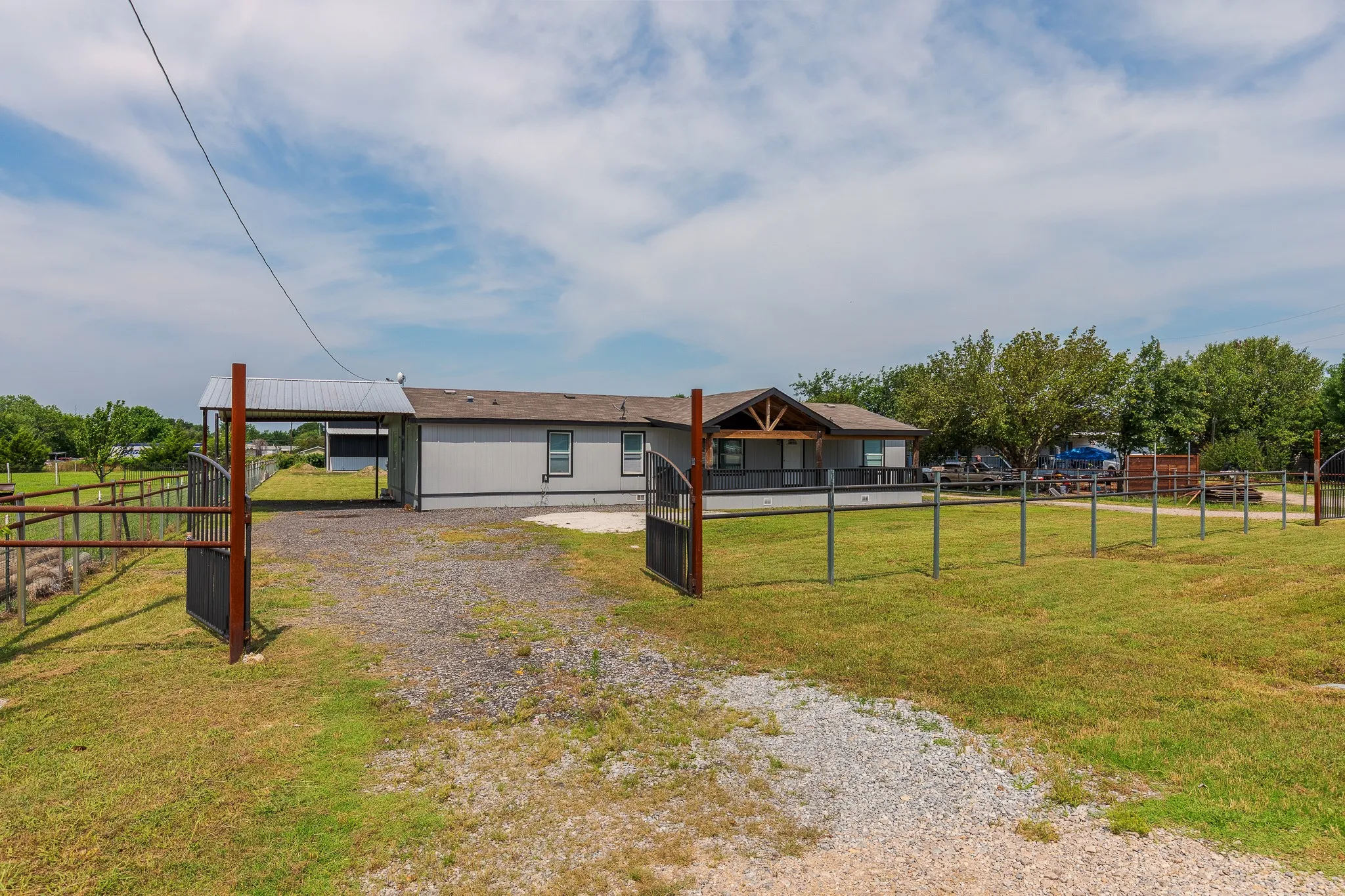 Mobile Home For Sale in Collin County , 4622 County Road 1081, Princeton, Texas 75407, 3 Bedroom, 2 Bathroom, Garage spaces, 1,904 Sqft, built in 1998, mls#21379549, Real Estate Agent in Princeton, Homes For Sale in Collin county, Homes For Sale in Princeton, Realtor in Princeton Texas, Real Estate Brokerage Independent Realty Texas, Luminita Cordes Realtor