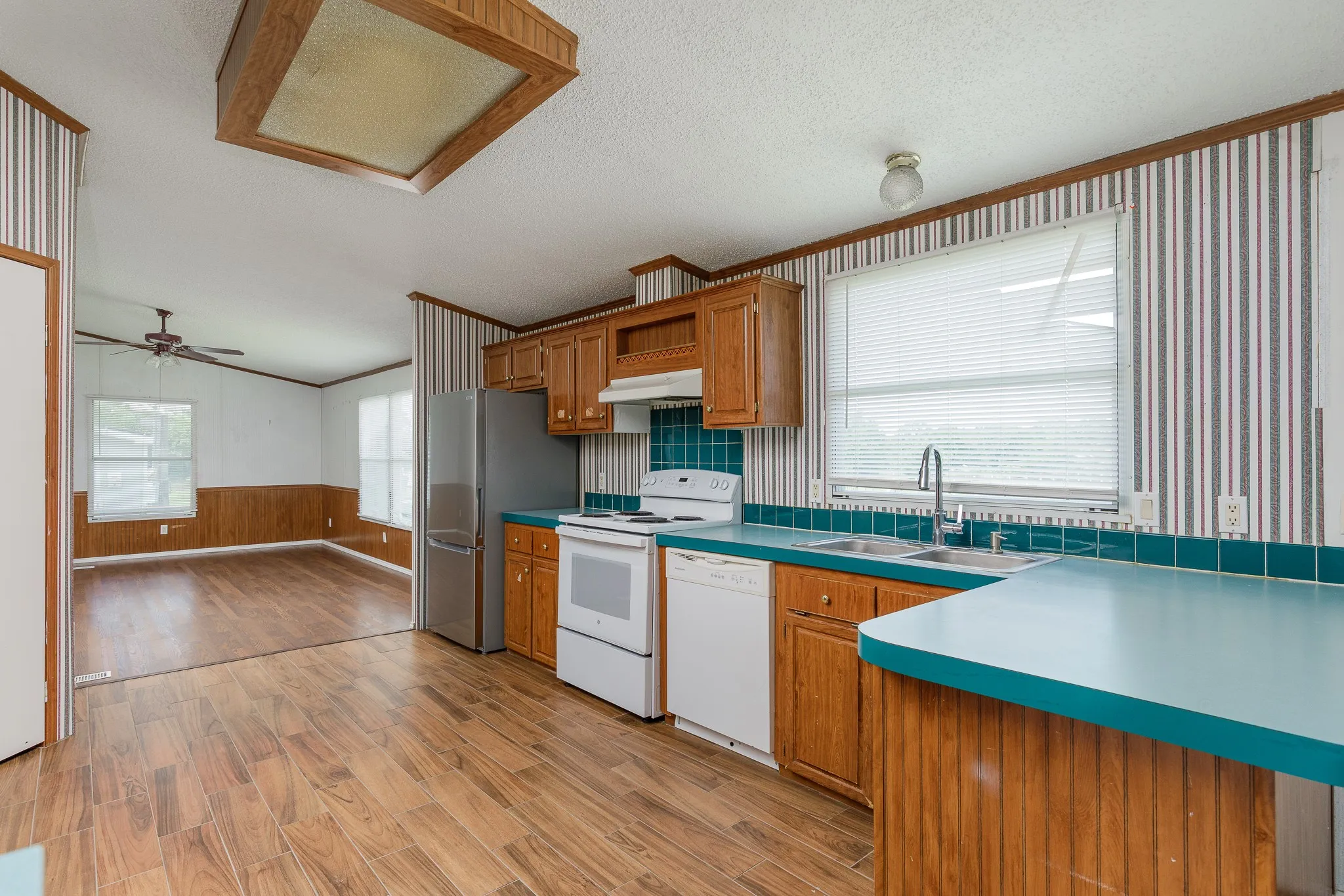Mobile Home For Sale in Collin County , 4622 County Road 1081, Princeton, Texas 75407, 3 Bedroom, 2 Bathroom, Garage spaces, 1,904 Sqft, built in 1998, mls#21379549, Real Estate Agent in Princeton, Homes For Sale in Collin county, Homes For Sale in Princeton, Realtor in Princeton Texas, Real Estate Brokerage Independent Realty Texas, Luminita Cordes Realtor