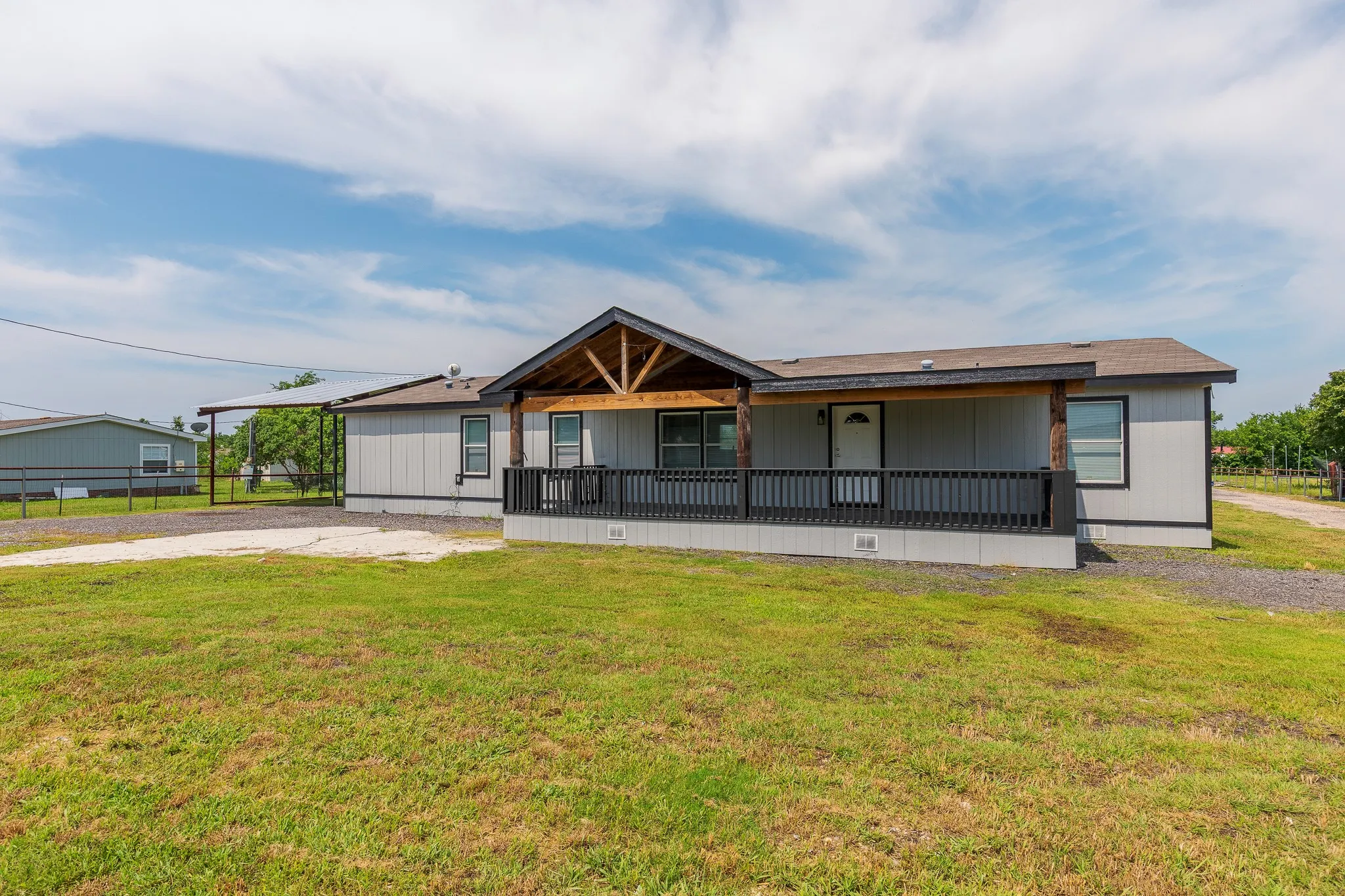 Mobile Home For Sale in Collin County , 4622 County Road 1081, Princeton, Texas 75407, 3 Bedroom, 2 Bathroom, Garage spaces, 1,904 Sqft, built in 1998, mls#21379549, Real Estate Agent in Princeton, Homes For Sale in Collin county, Homes For Sale in Princeton, Realtor in Princeton Texas, Real Estate Brokerage Independent Realty Texas, Luminita Cordes Realtor