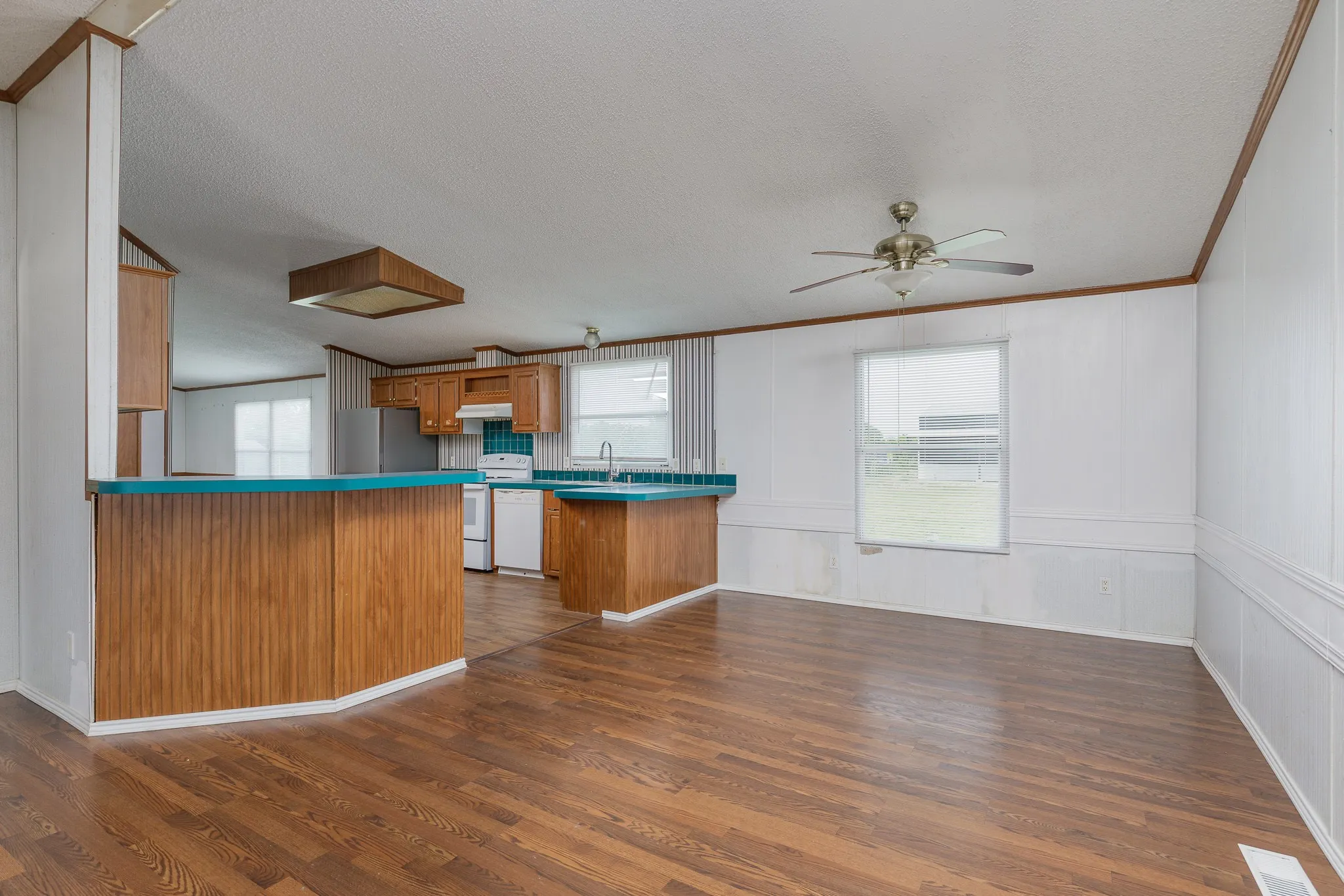 Mobile Home For Sale in Collin County , 4622 County Road 1081, Princeton, Texas 75407, 3 Bedroom, 2 Bathroom, Garage spaces, 1,904 Sqft, built in 1998, mls#21379549, Real Estate Agent in Princeton, Homes For Sale in Collin county, Homes For Sale in Princeton, Realtor in Princeton Texas, Real Estate Brokerage Independent Realty Texas, Luminita Cordes Realtor