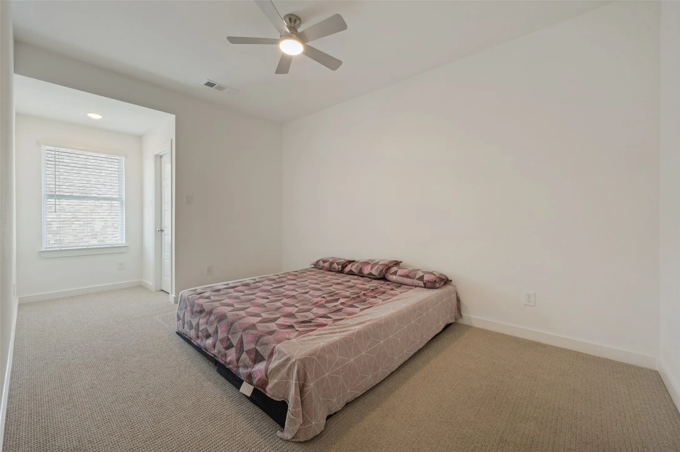 Single Family Residence For Sale in Denton County , 1316 Buttercup Avenue, Aubrey, Texas 76227, 4 Bedroom, 5 Bathroom, 2 Garage spaces, 2,997 Sqft, built in 2024, mls#21379513, Real Estate Agent in Aubrey, Homes For Sale in Denton county, Homes For Sale in Aubrey, Realtor in Aubrey Texas, Real Estate Brokerage Independent Realty Texas, Luminita Cordes Realtor